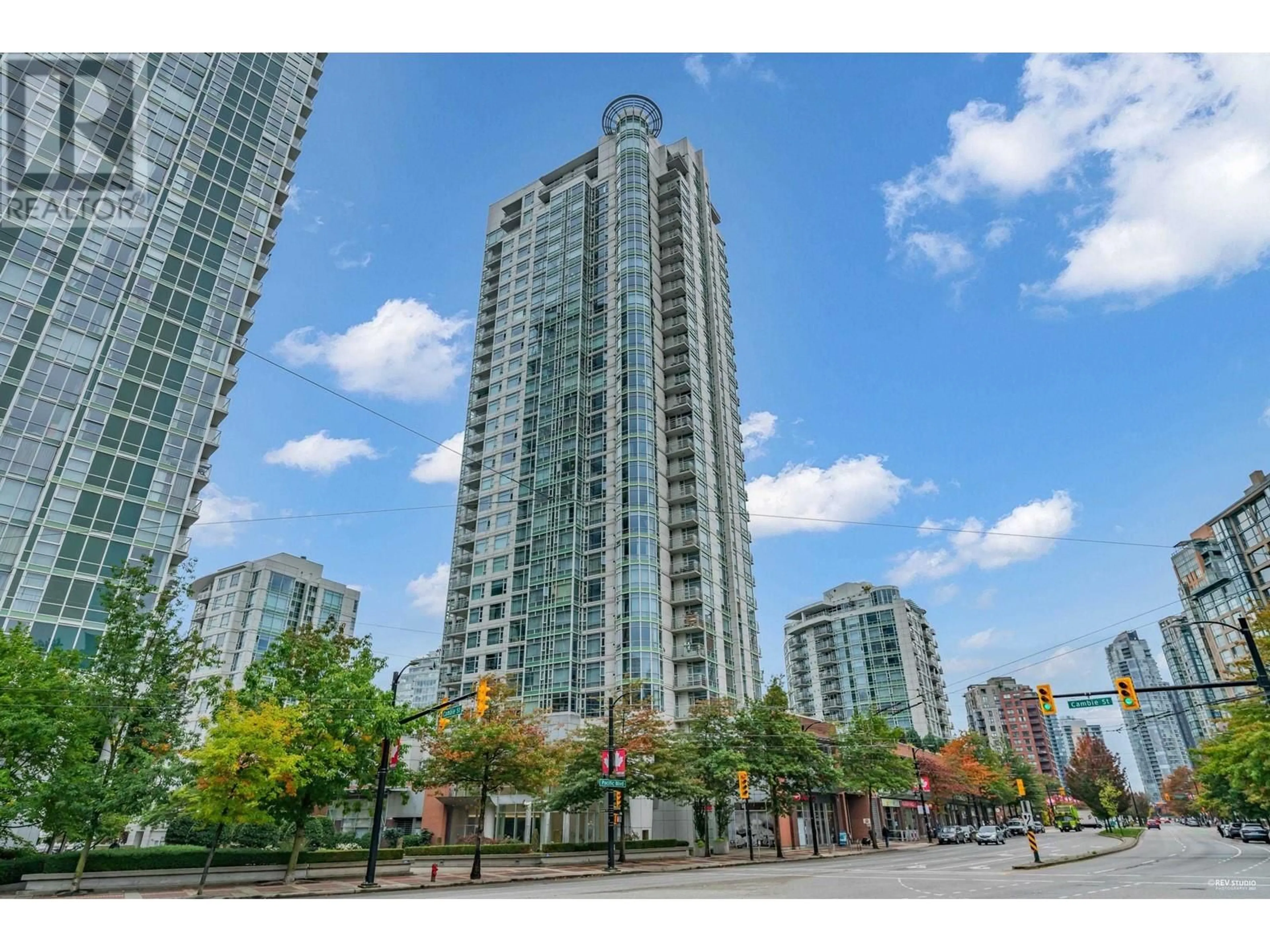 Patio, city buildings view from balcony for 2701 198 AQUARIUS MEWS, Vancouver British Columbia V6Z2Y4