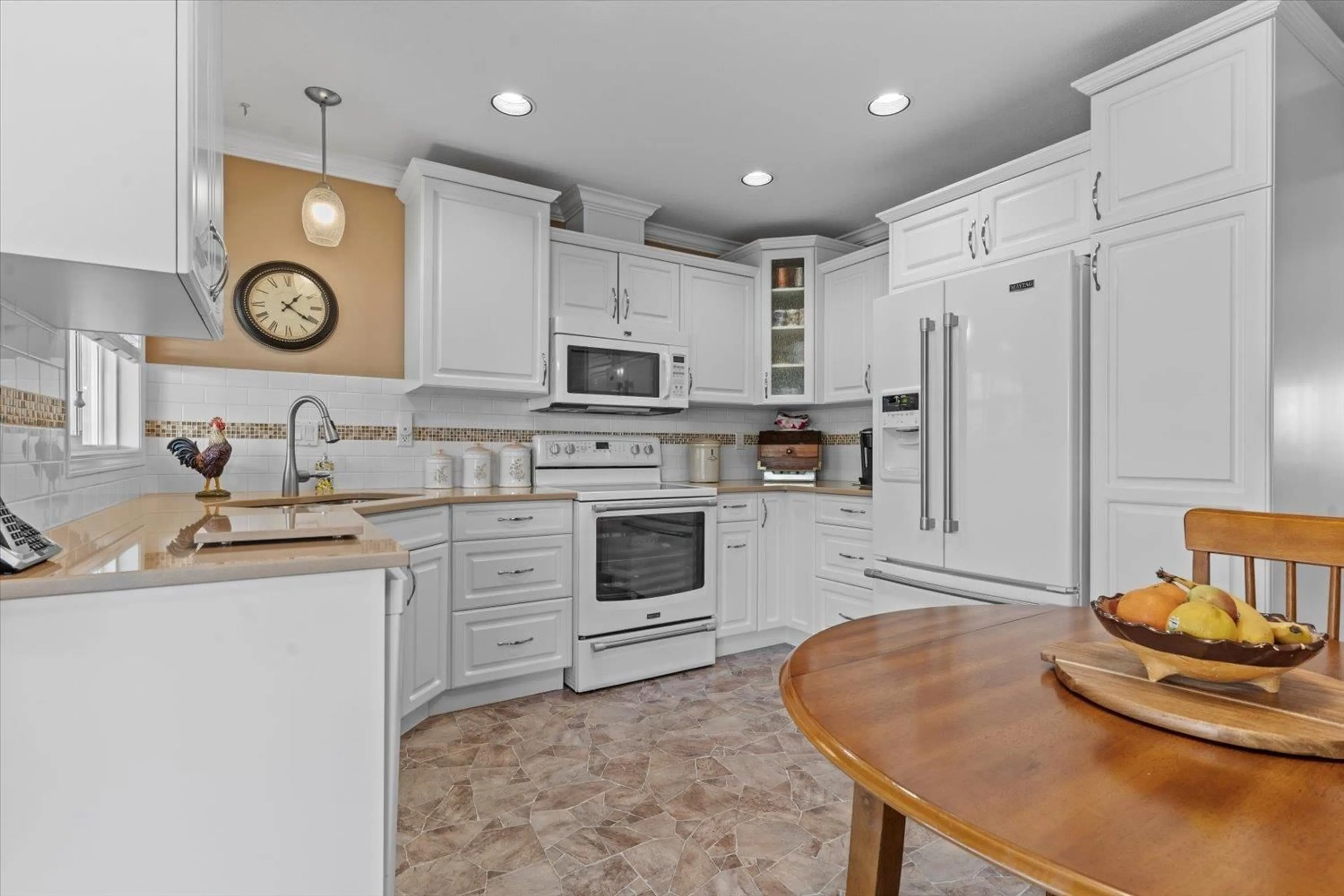 Open concept kitchen, ceramic/tile floor for 66 45175 WELLS ROAD|Sardis West Vedder, Chilliwack British Columbia V2R3K7