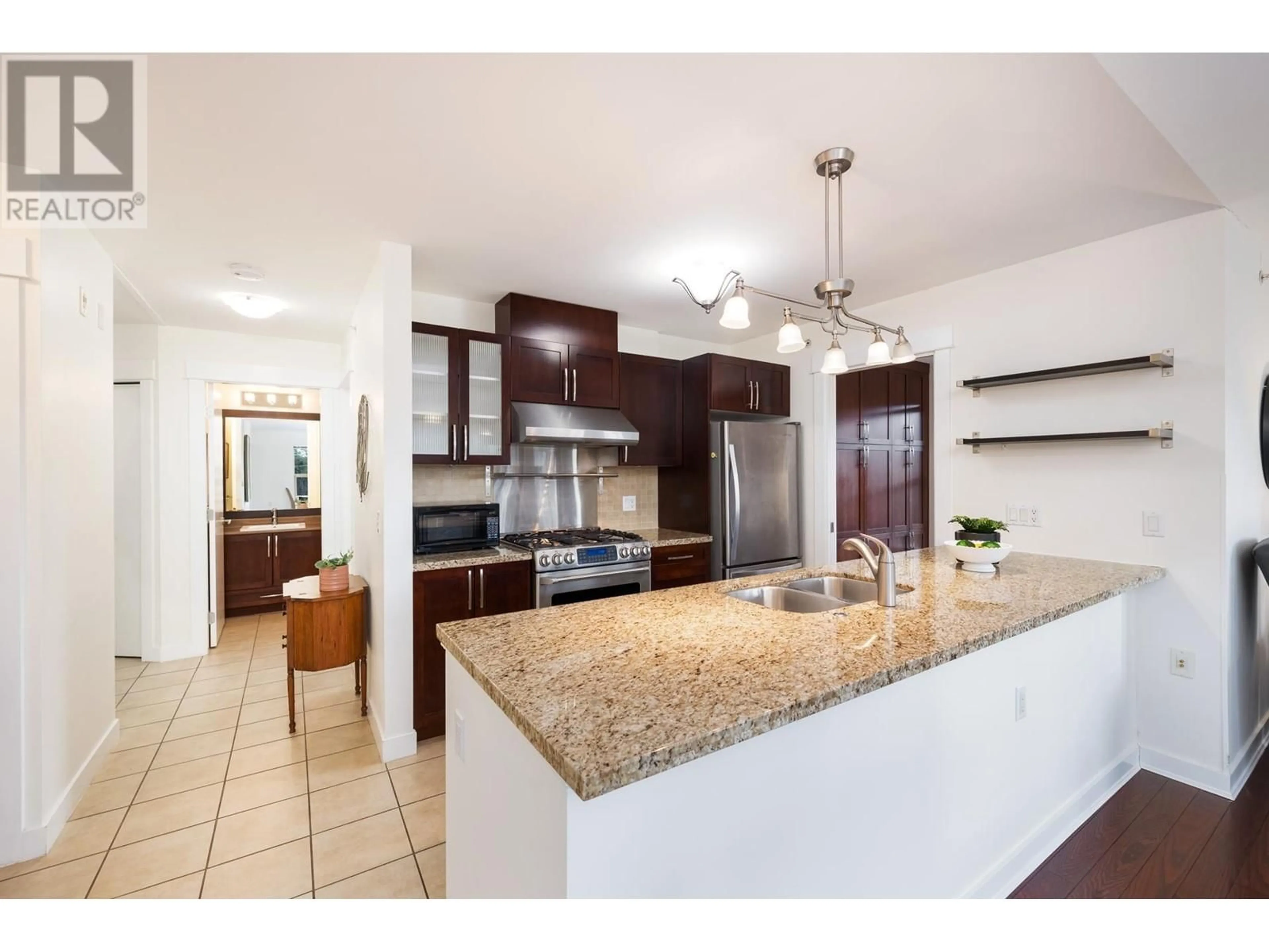 Open concept kitchen, ceramic/tile floor for 305 1468 ST. ANDREWS AVENUE, North Vancouver British Columbia V7L0A8