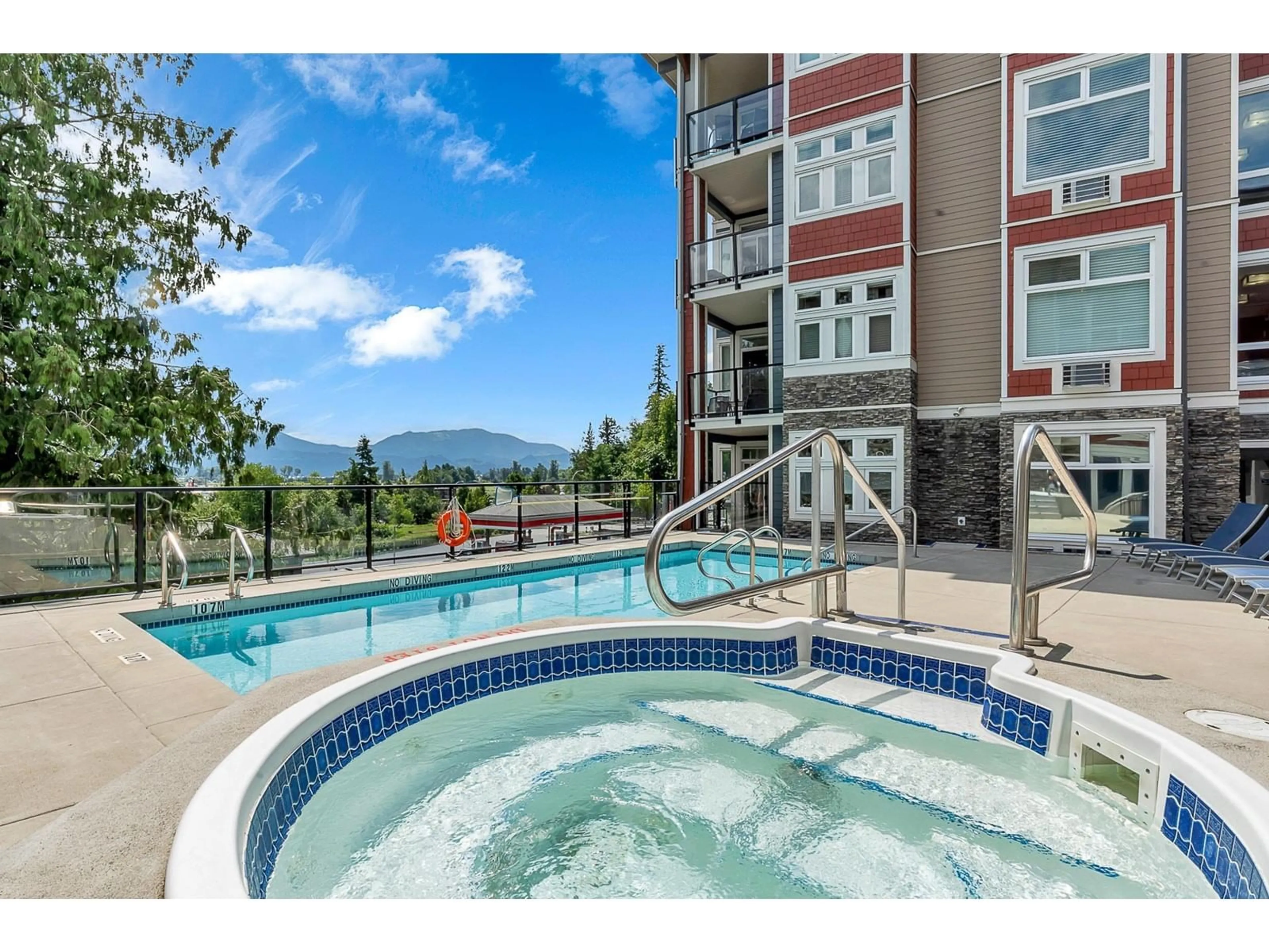 Pool for 305 2242 WHATCOM ROAD, Abbotsford British Columbia V3G0G3