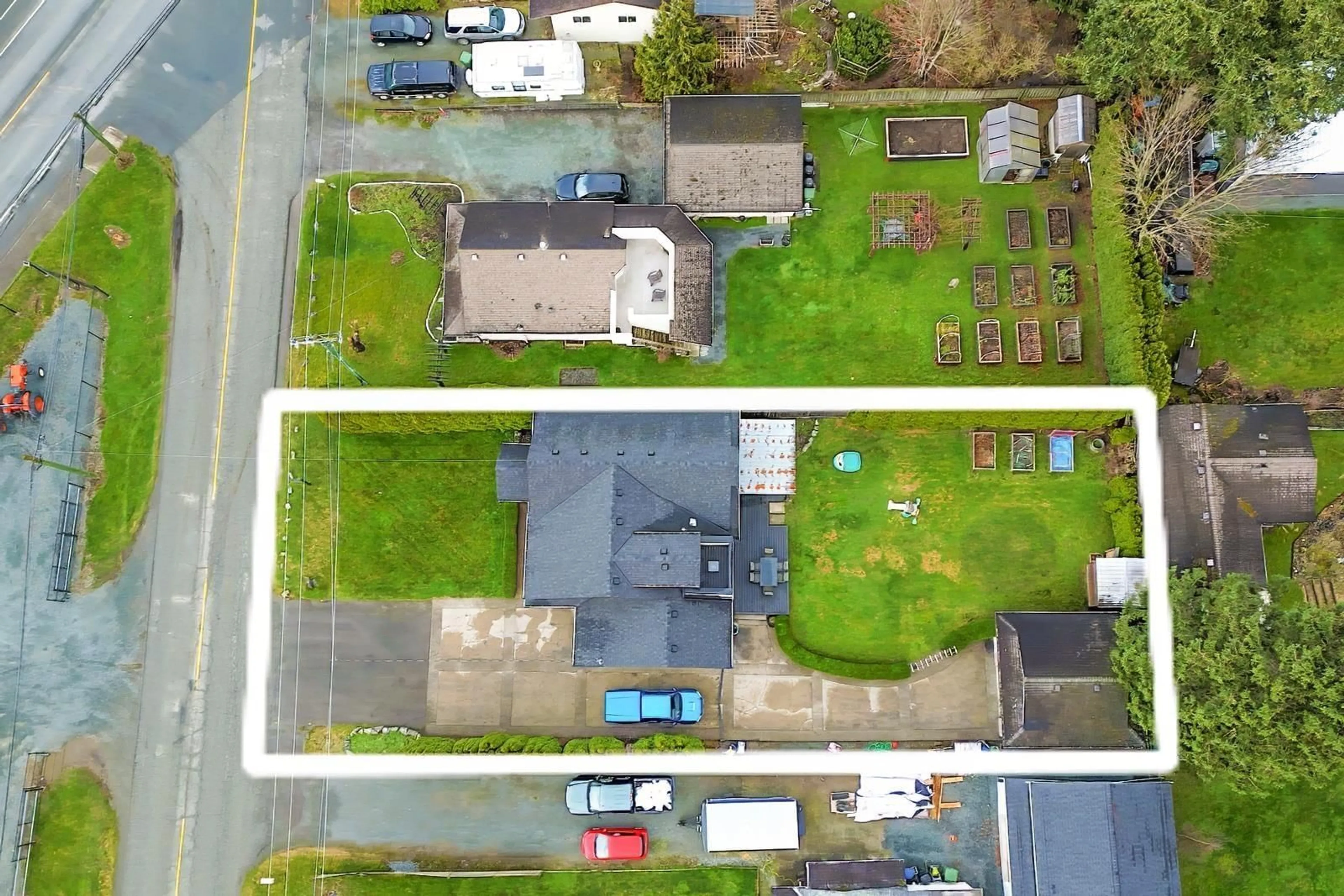 A pic from outside/outdoor area/front of a property/back of a property/a pic from drone, street for 9844 FORD ROAD|Rosedale, Rosedale British Columbia V0X1X2