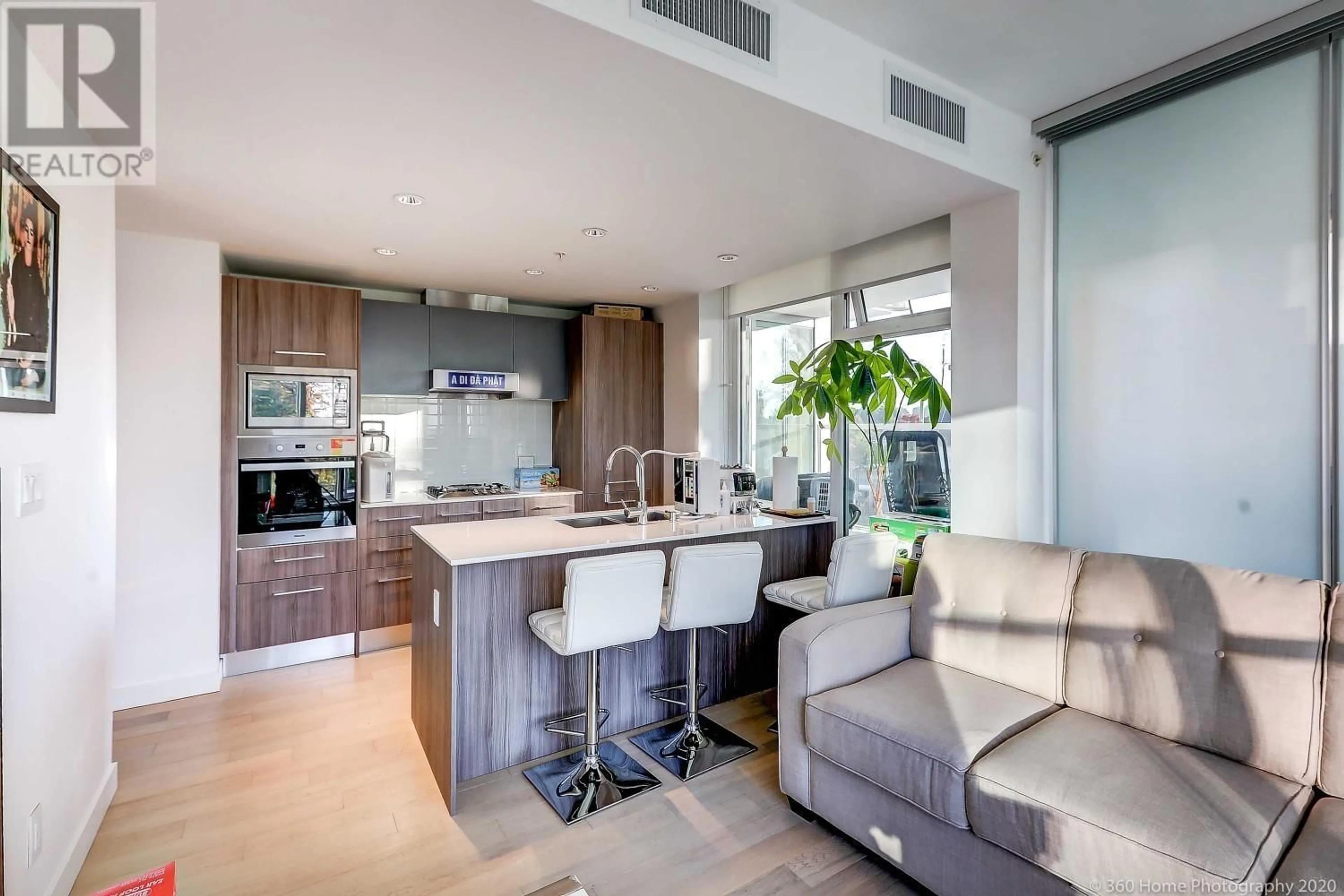 Contemporary kitchen, unknown for 509 - 2221 30TH AVENUE, Vancouver British Columbia V5N0G6