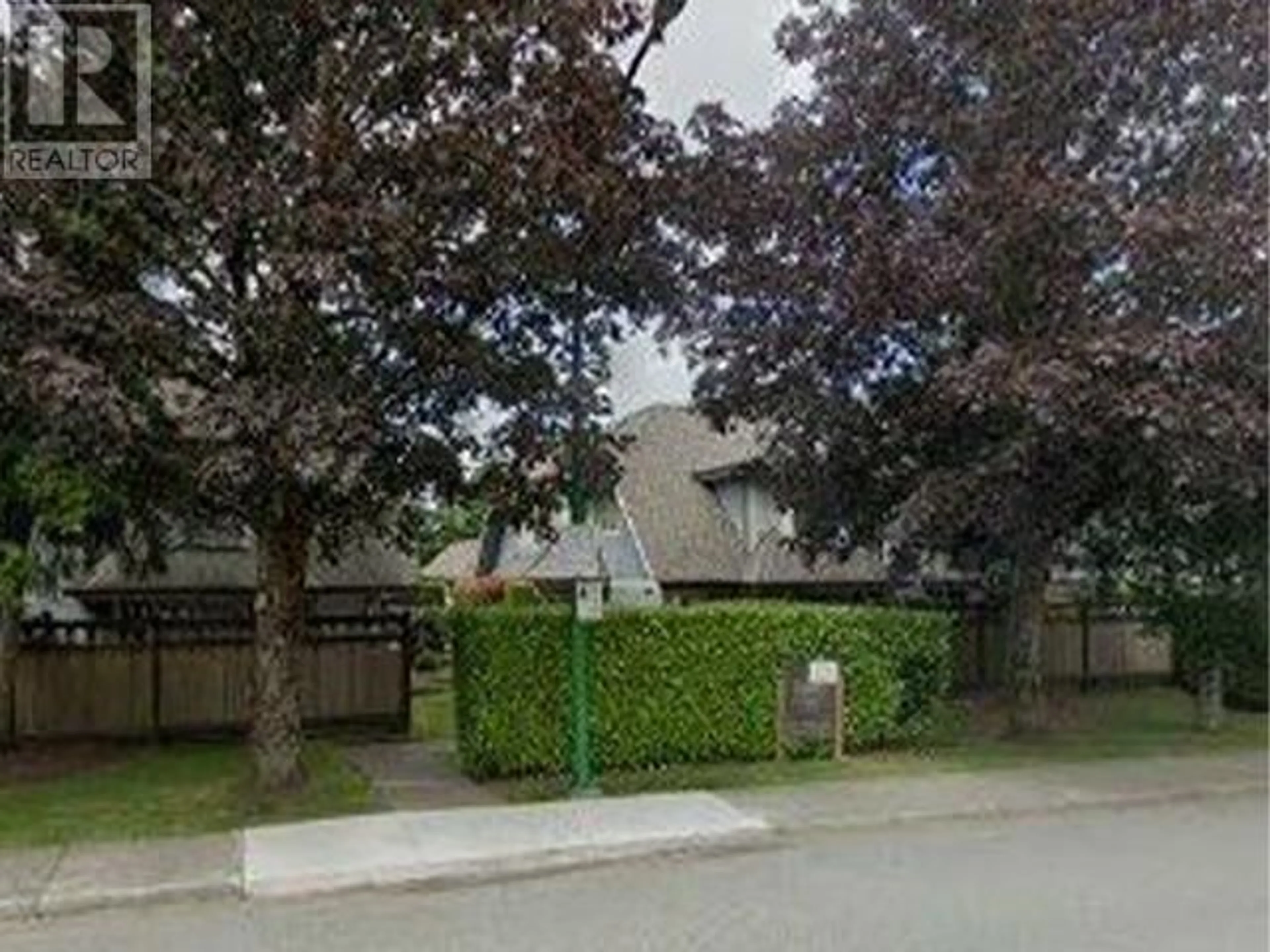 A pic from outside/outdoor area/front of a property/back of a property/a pic from drone, street for 21 355 DUTHIE AVENUE, Burnaby British Columbia V5A2P3