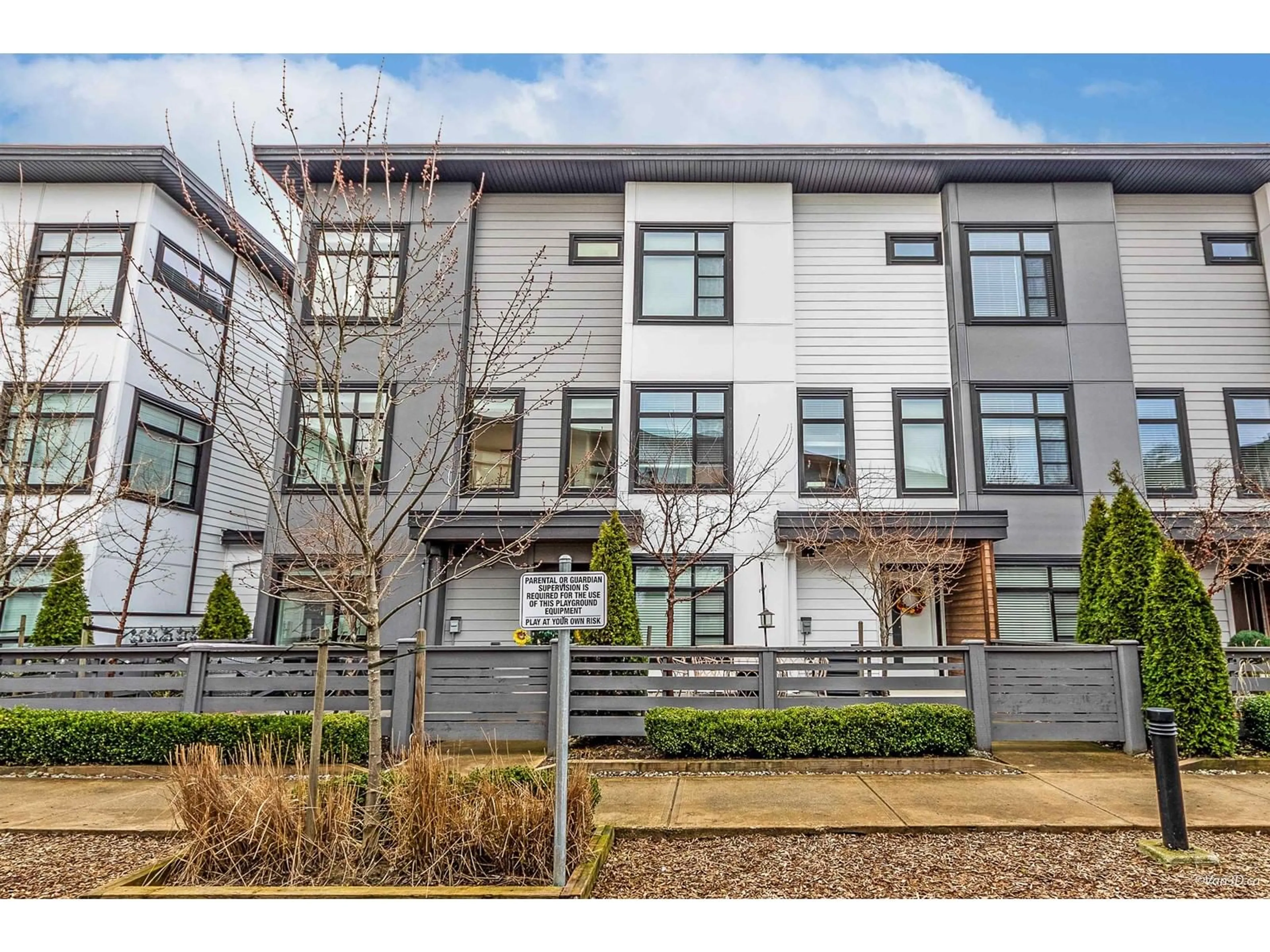 Home with vinyl exterior material, street for 25 - 7127 193A, Surrey British Columbia V4N6V9