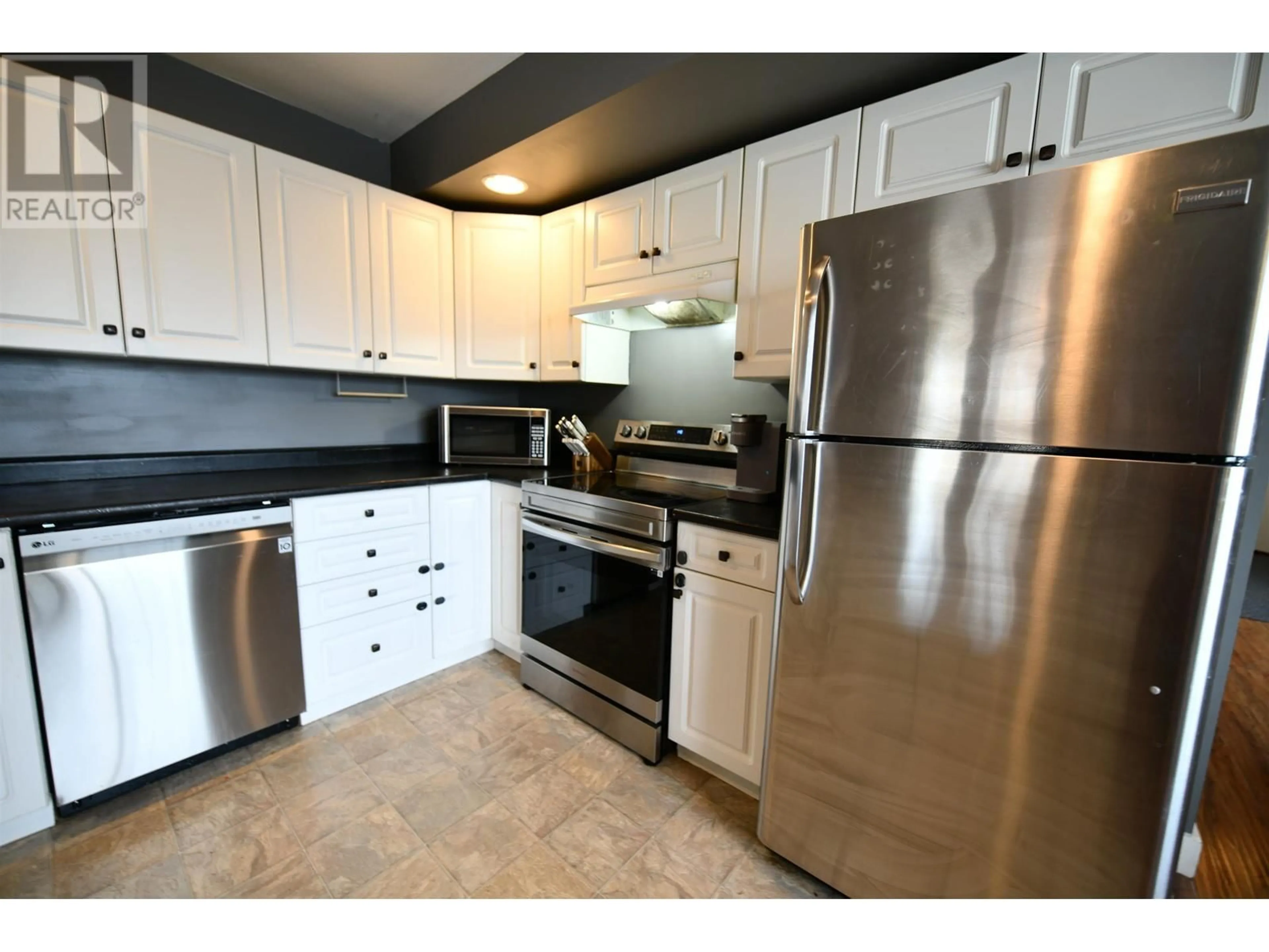 Standard kitchen, unknown for 9206 103 AVENUE, Fort St. John British Columbia V1J2G5