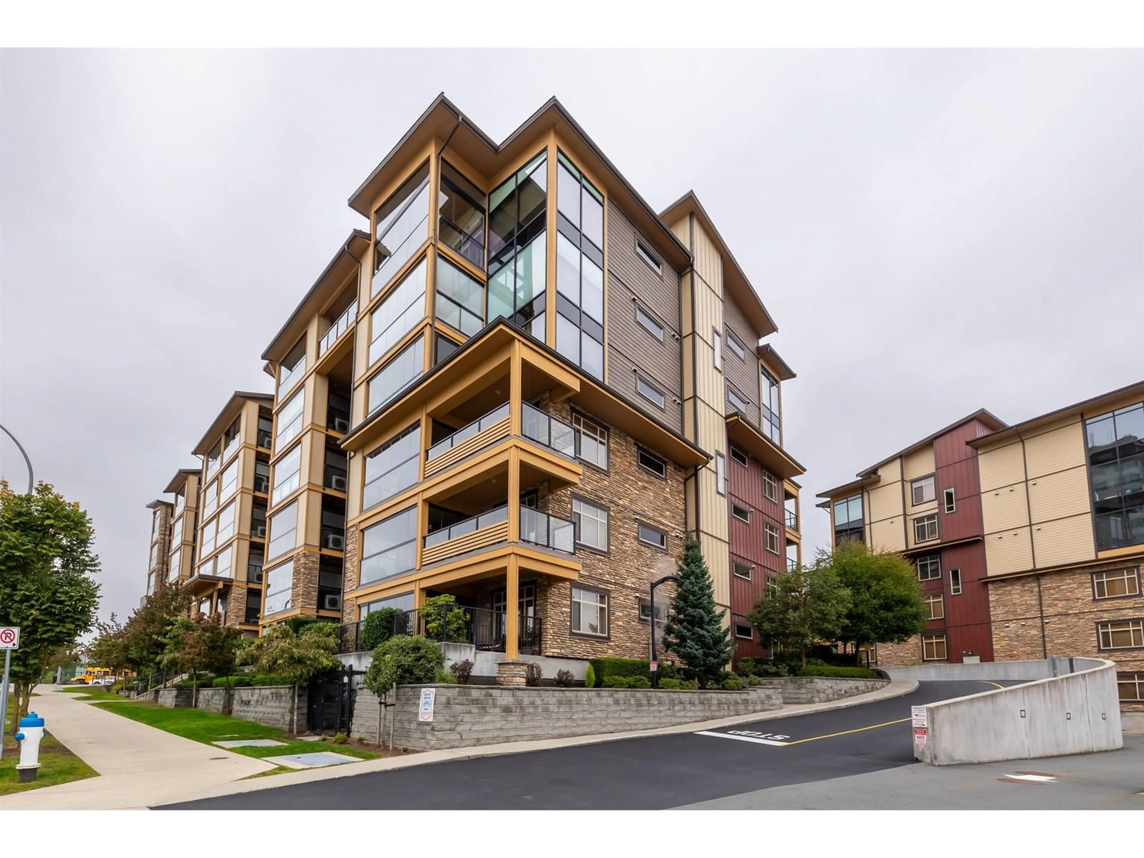 Unknown for 608 2860 TRETHEWEY STREET, Abbotsford British Columbia V2T0G5