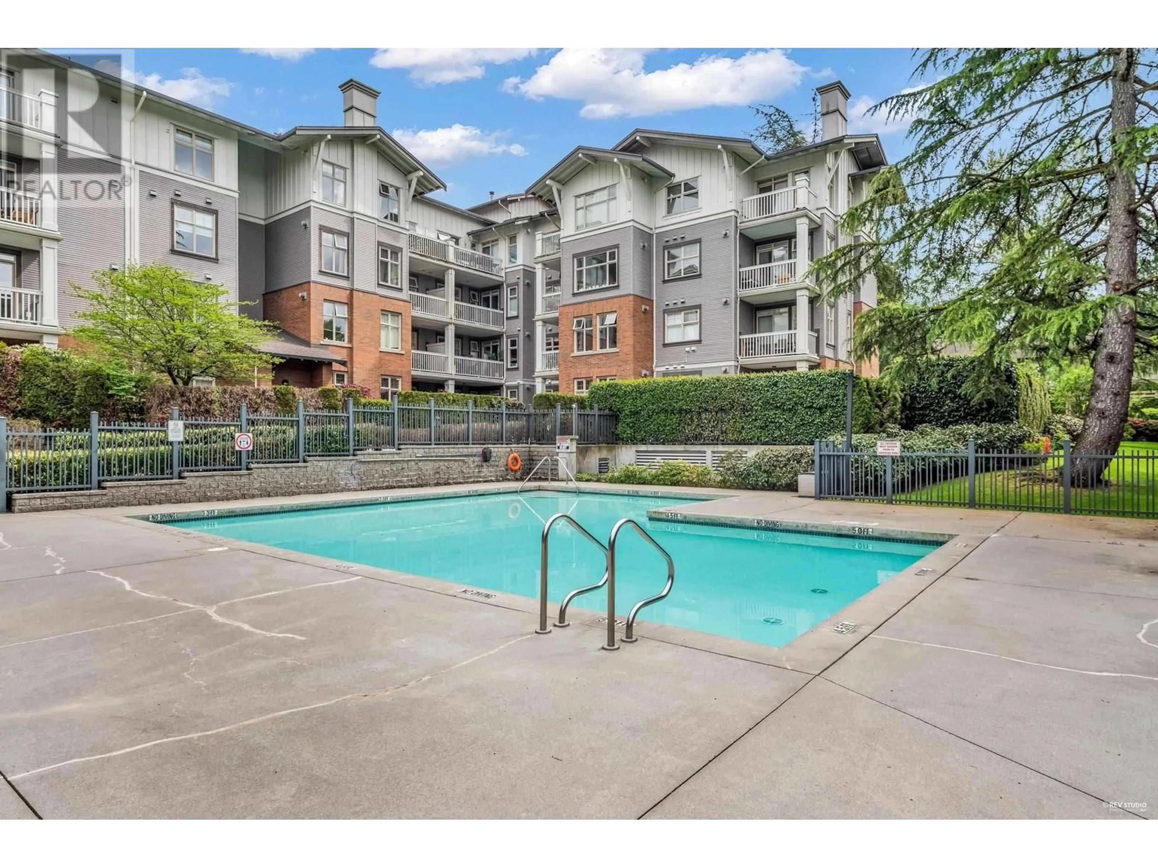 Pool for 101 4883 MACLURE MEWS, Vancouver British Columbia V6J5M8