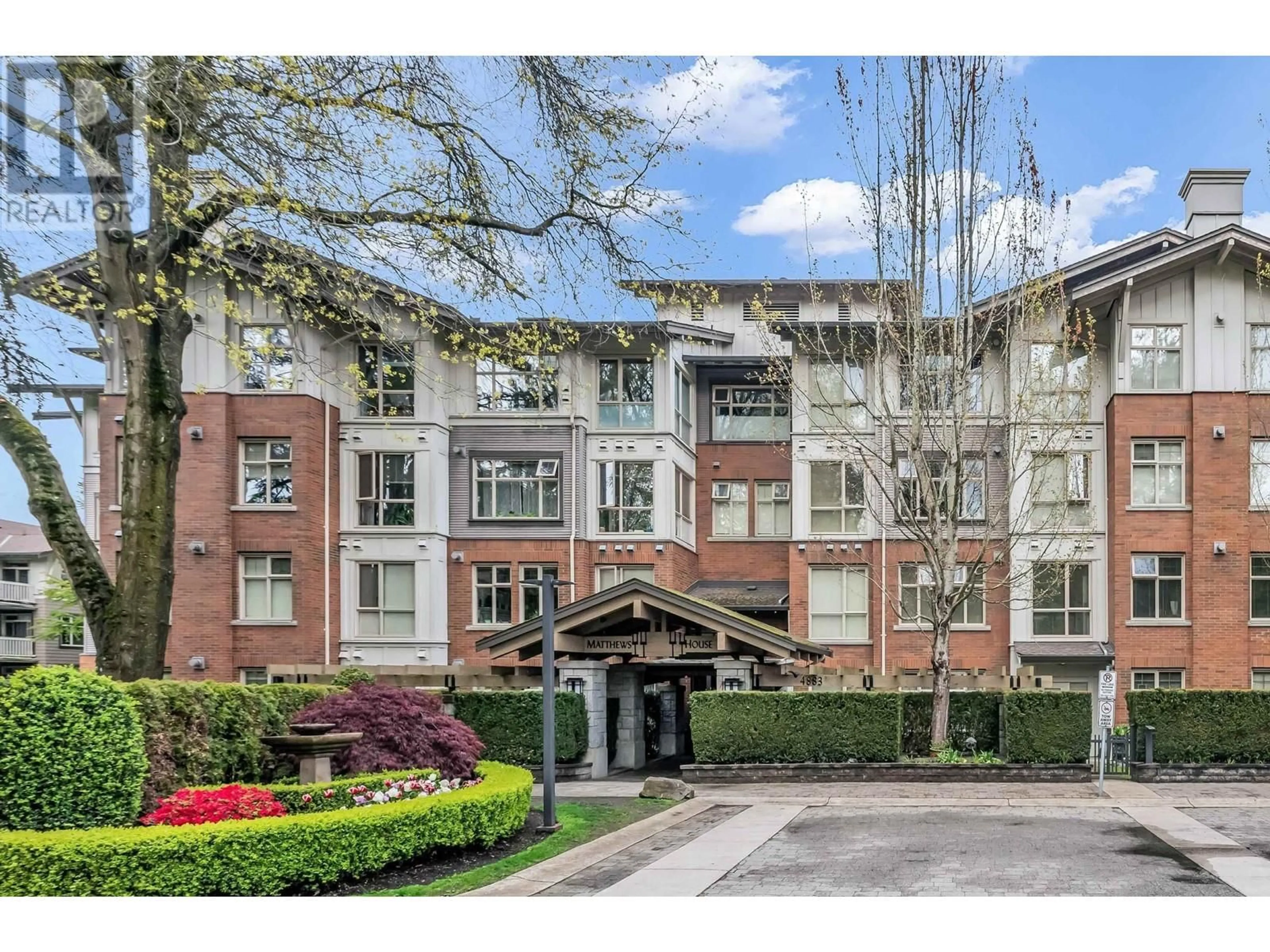 Indoor foyer for 101 4883 MACLURE MEWS, Vancouver British Columbia V6J5M8