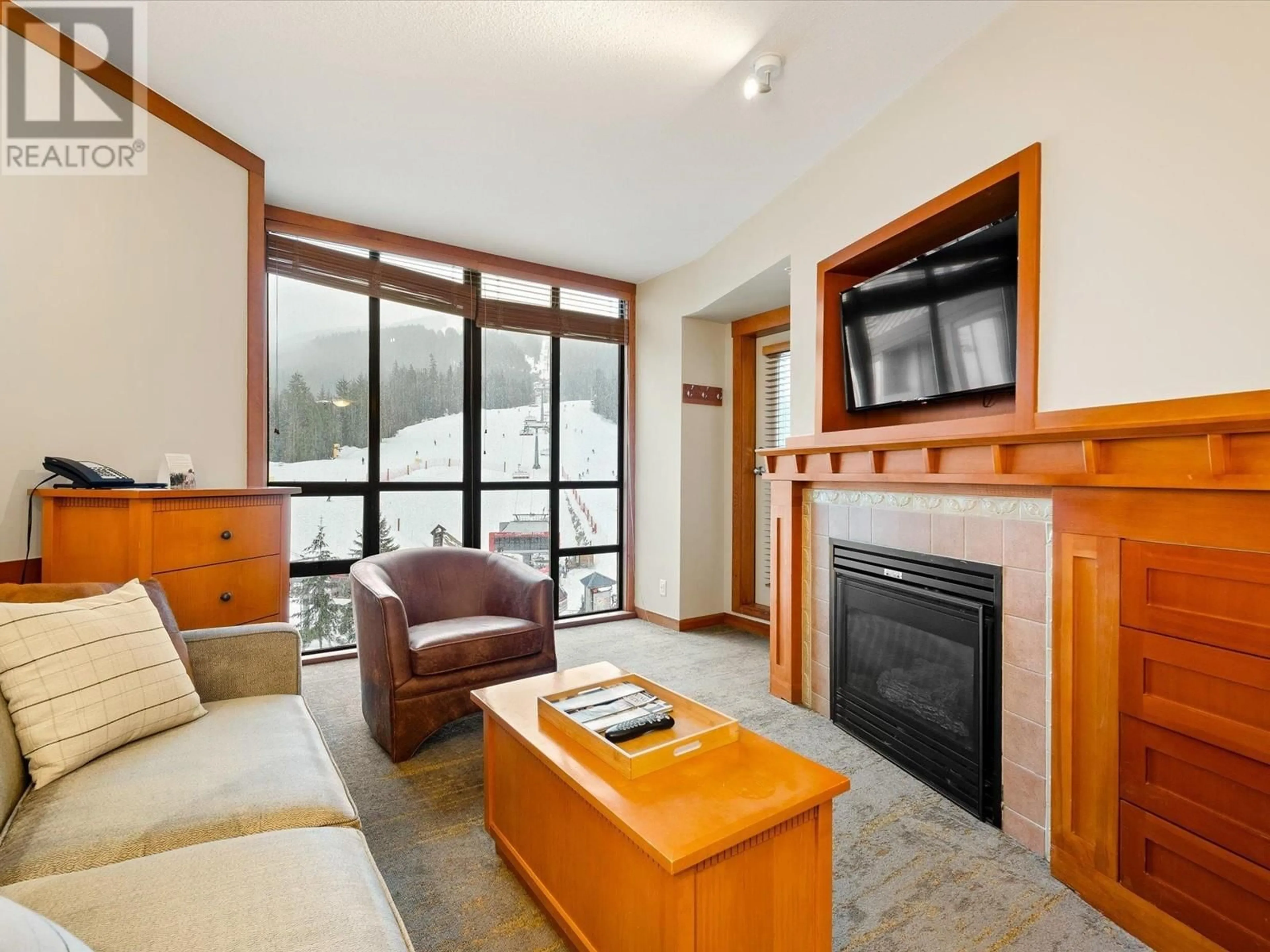 Living room with furniture, unknown for 602 4320 SUNDIAL CRESCENT, Whistler British Columbia V8E1G6