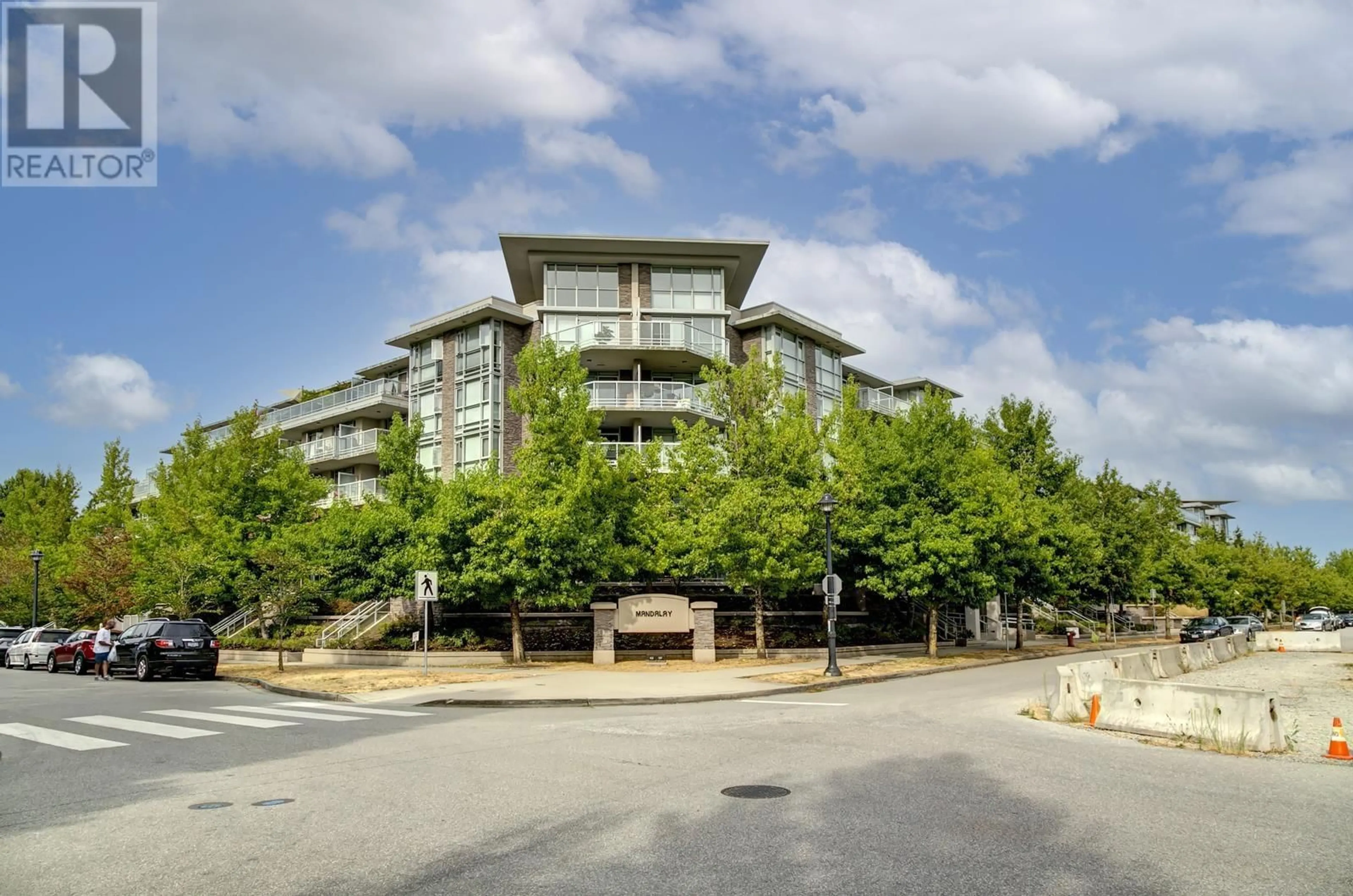 A pic from outside/outdoor area/front of a property/back of a property/a pic from drone, unknown for 610 - 9373 HEMLOCK DRIVE, Richmond British Columbia V6Y0A9