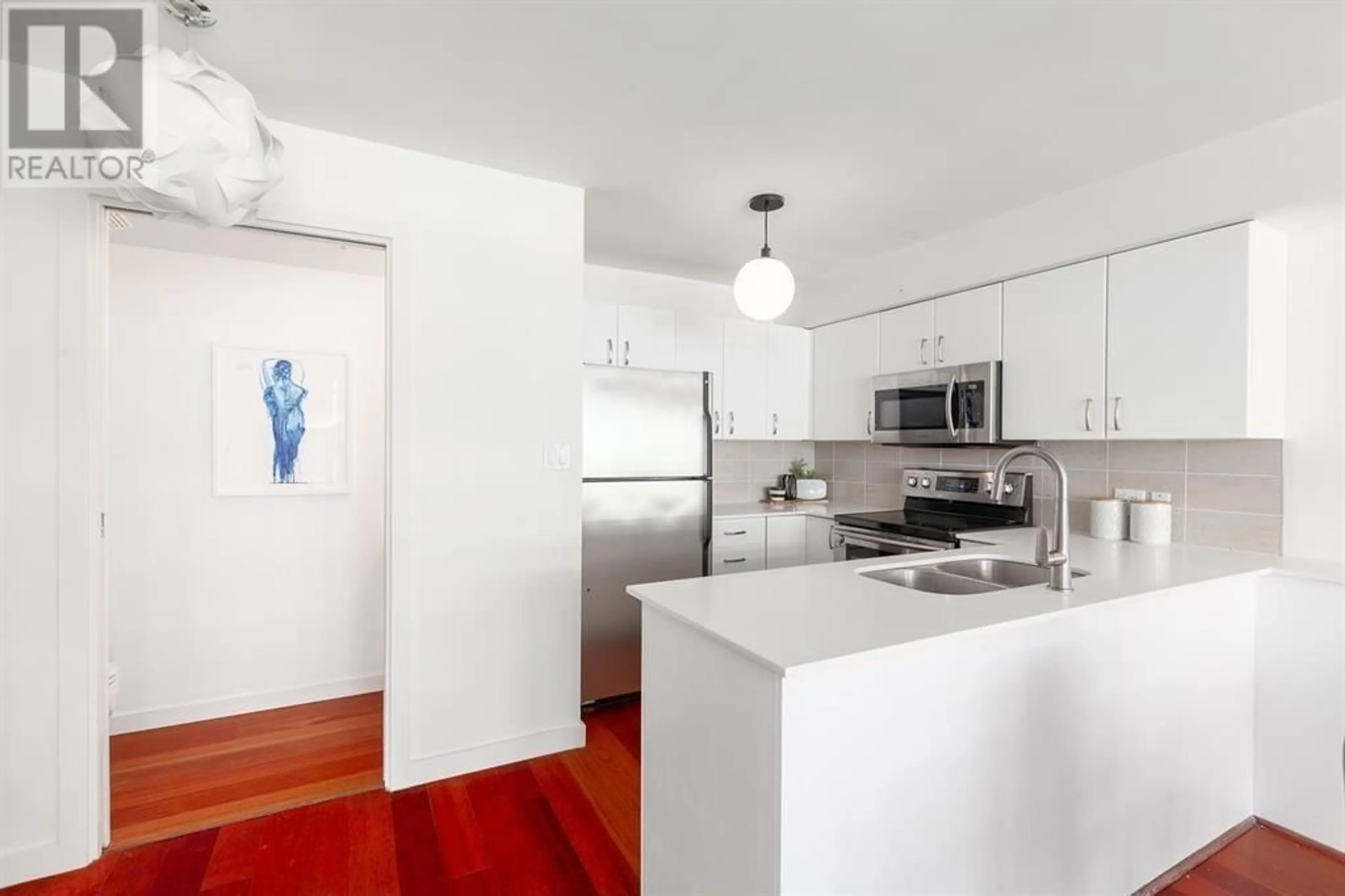 Standard kitchen, unknown for 3202 - 610 GRANVILLE STREET, Vancouver British Columbia V6C3T3