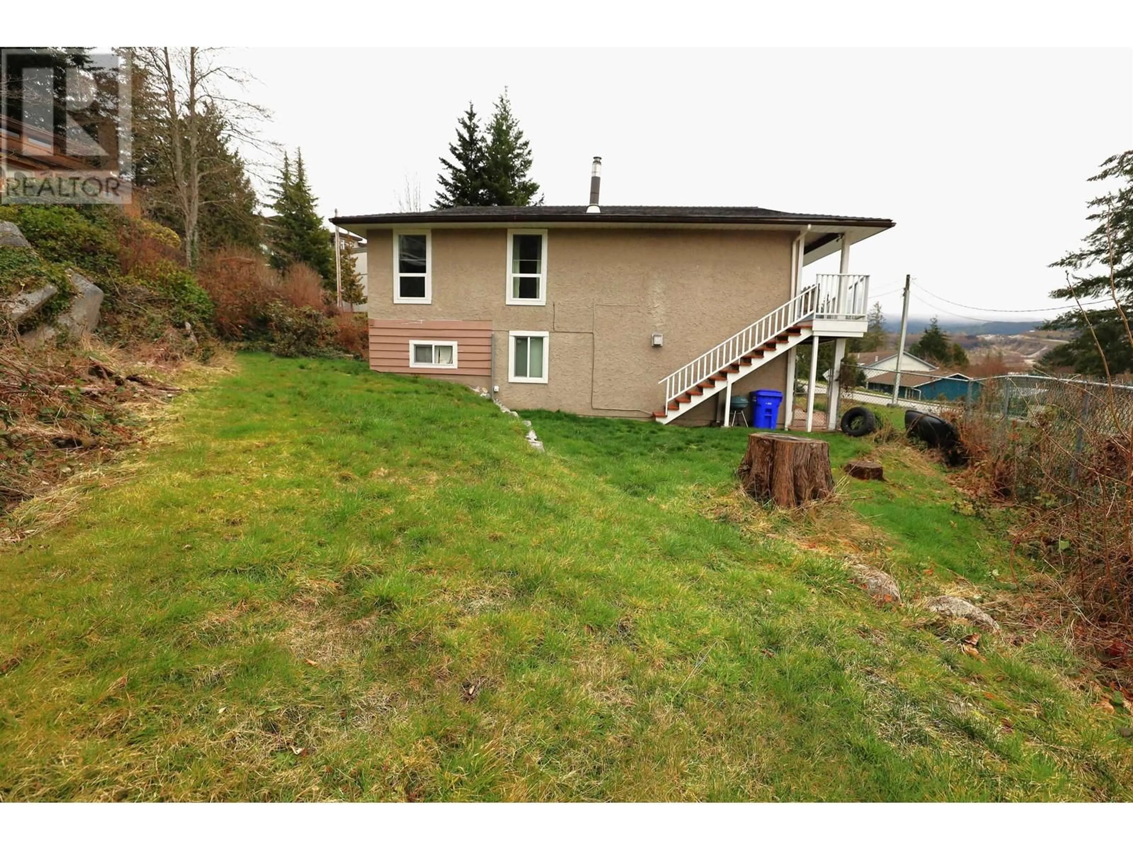 A pic from outside/outdoor area/front of a property/back of a property/a pic from drone, water/lake/river/ocean view for 5759 TRAIL AVENUE, Sechelt British Columbia V7Z0L8