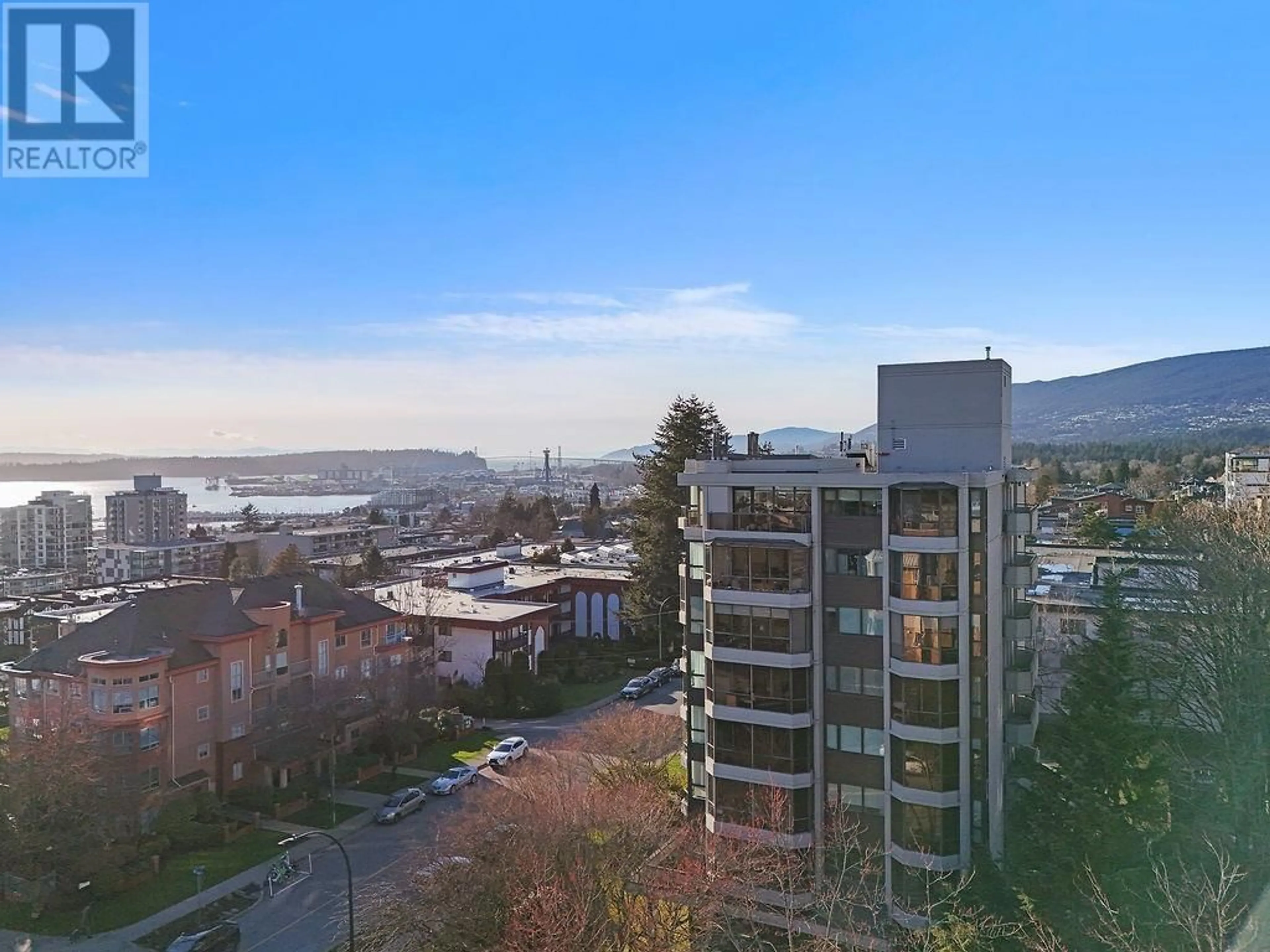 A pic from outside/outdoor area/front of a property/back of a property/a pic from drone, unknown for 203 505 LONSDALE AVENUE, North Vancouver British Columbia V7M2G6