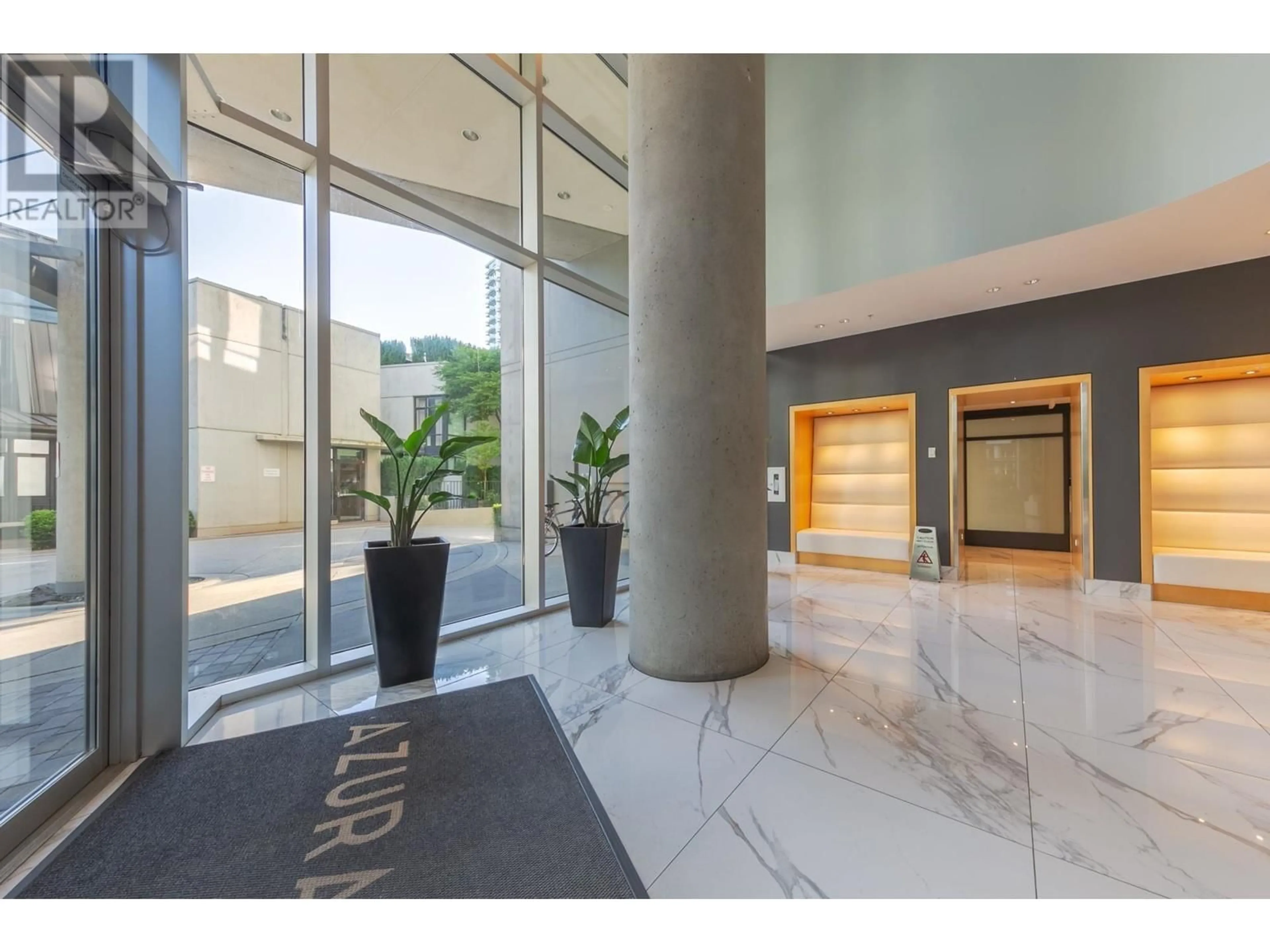 Indoor foyer for 2607 1495 RICHARDS STREET, Vancouver British Columbia V6Z3E3