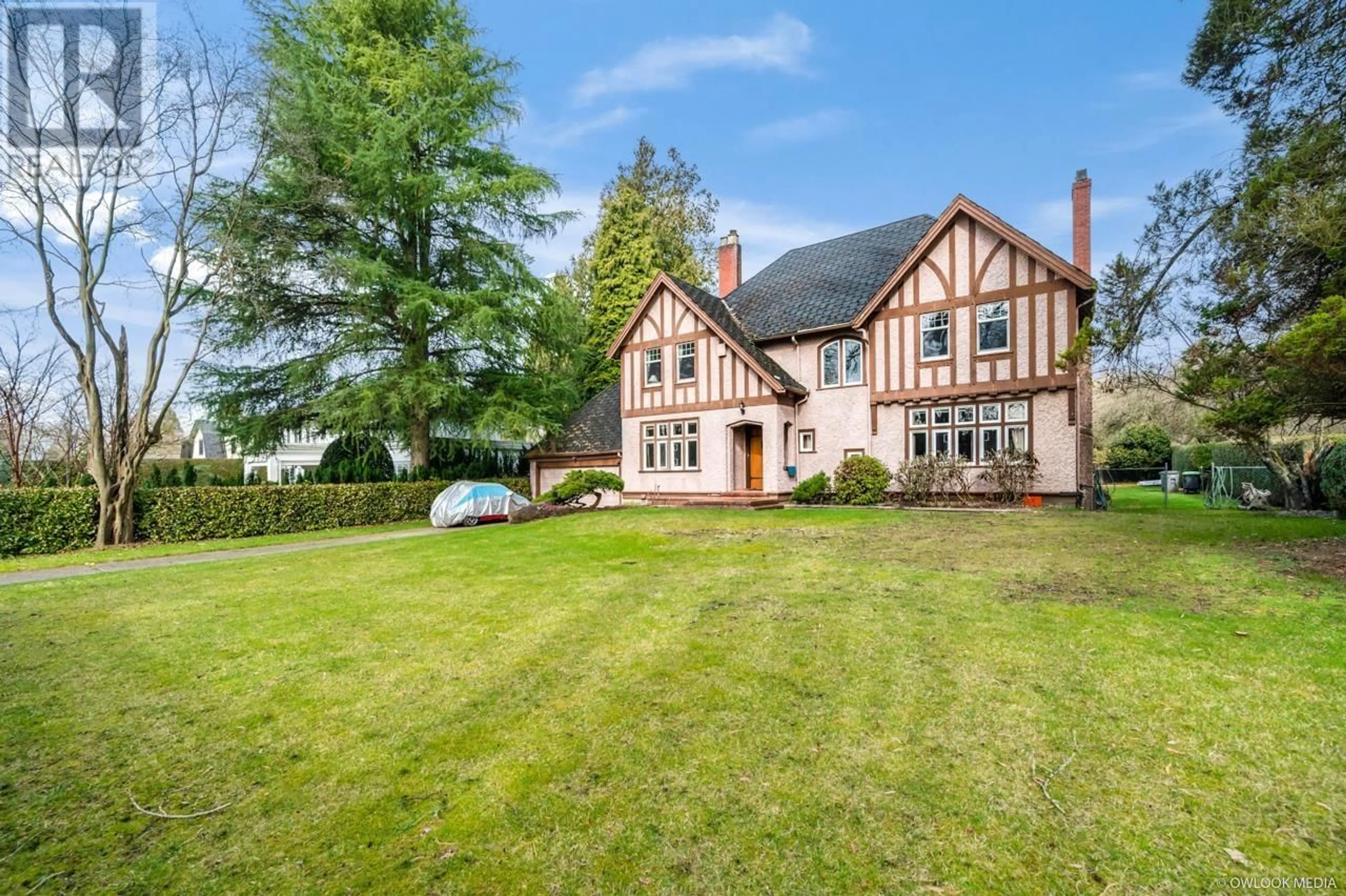 A pic from outside/outdoor area/front of a property/back of a property/a pic from drone, building for 1603 49TH AVENUE, Vancouver British Columbia V6M2R8