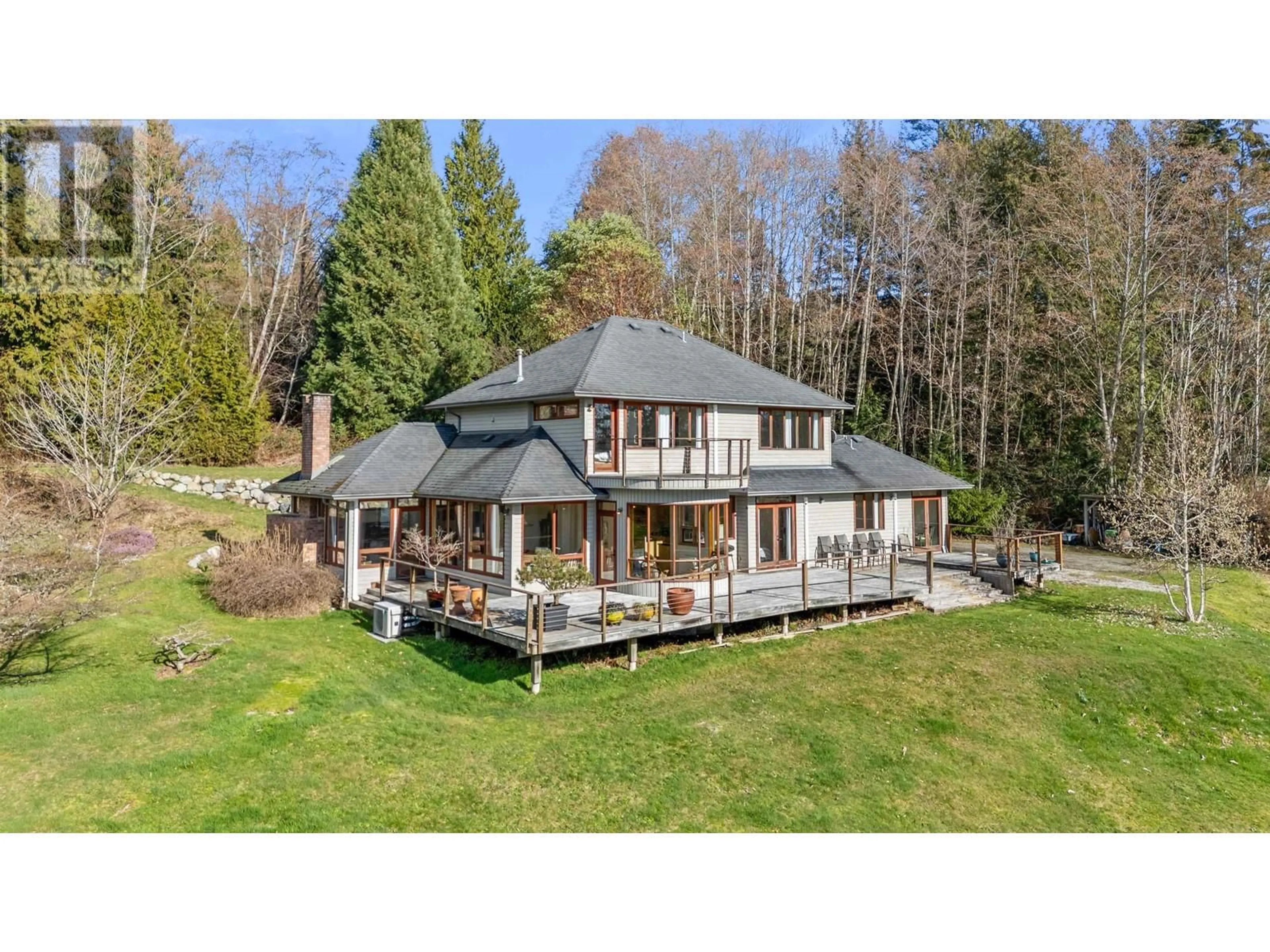 A pic from outside/outdoor area/front of a property/back of a property/a pic from drone, unknown for 1911 GRANDVIEW ROAD, Gibsons British Columbia V0N1V5