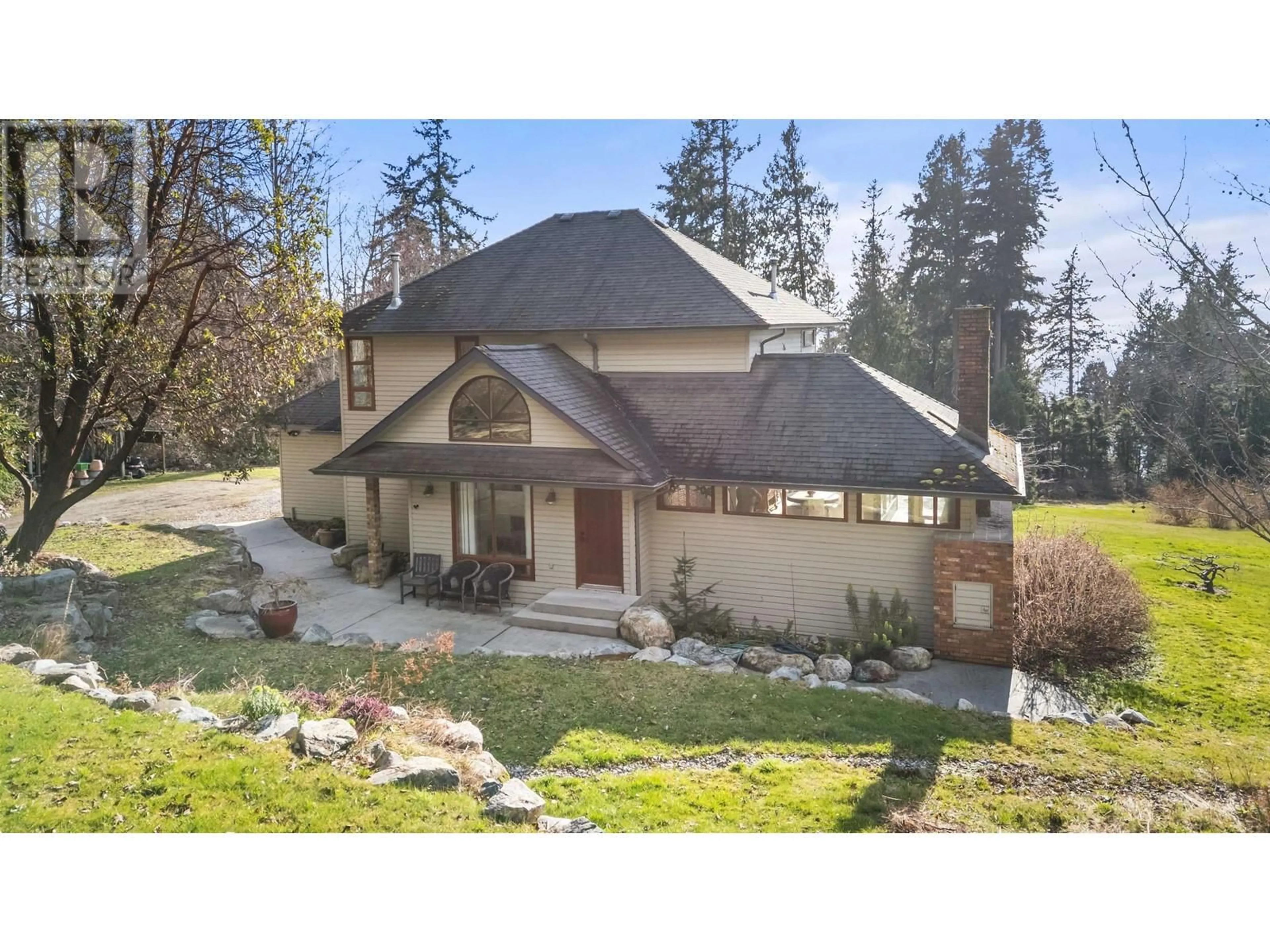 A pic from outside/outdoor area/front of a property/back of a property/a pic from drone, mountain view for 1911 GRANDVIEW ROAD, Gibsons British Columbia V0N1V5
