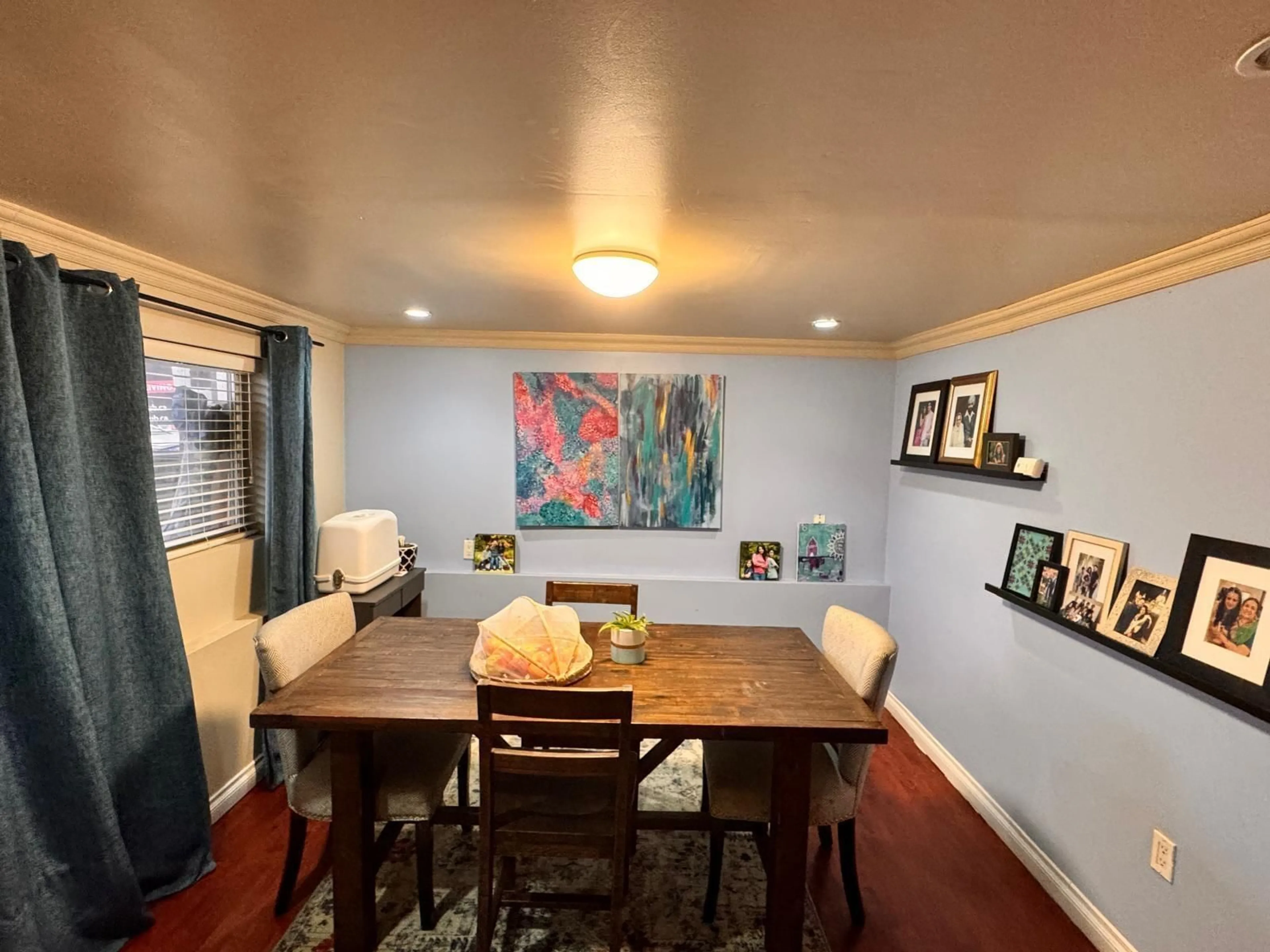 Dining room, wood/laminate floor for 7701 127 STREET, Surrey British Columbia V3W4B1