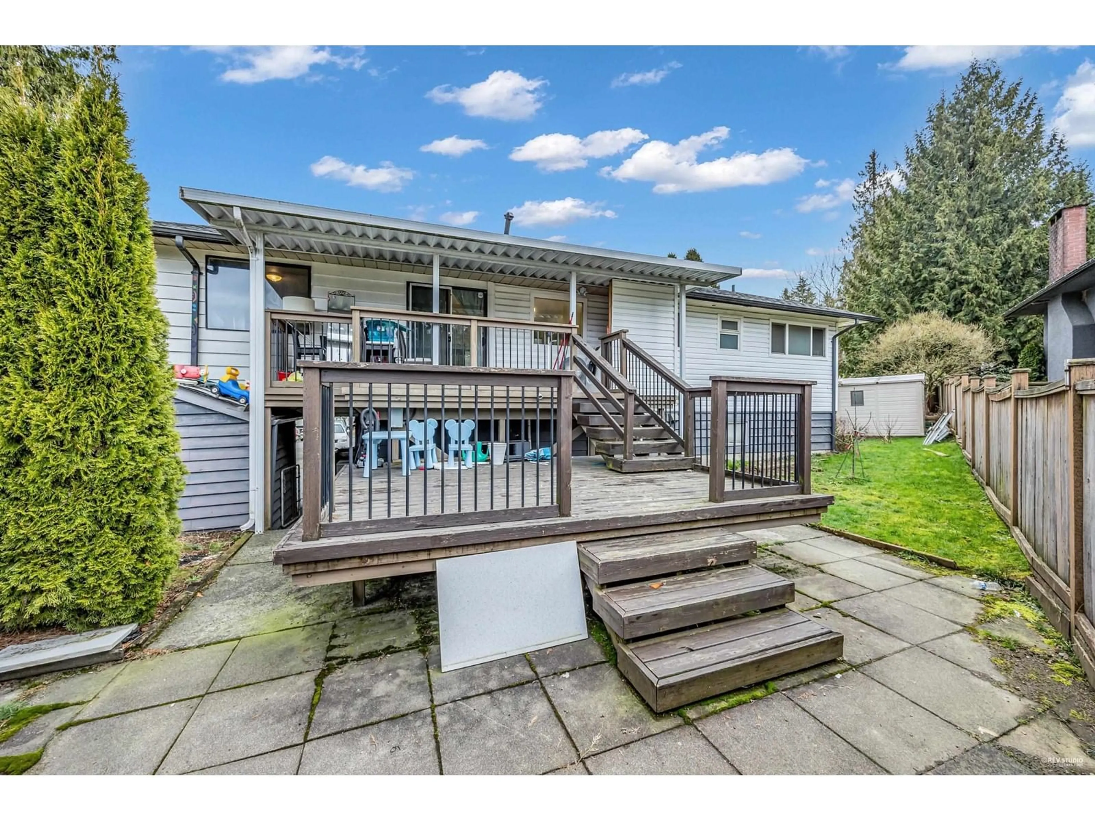 A pic from outside/outdoor area/front of a property/back of a property/a pic from drone, street for 14920 KEW DRIVE, Surrey British Columbia V3R4Y2