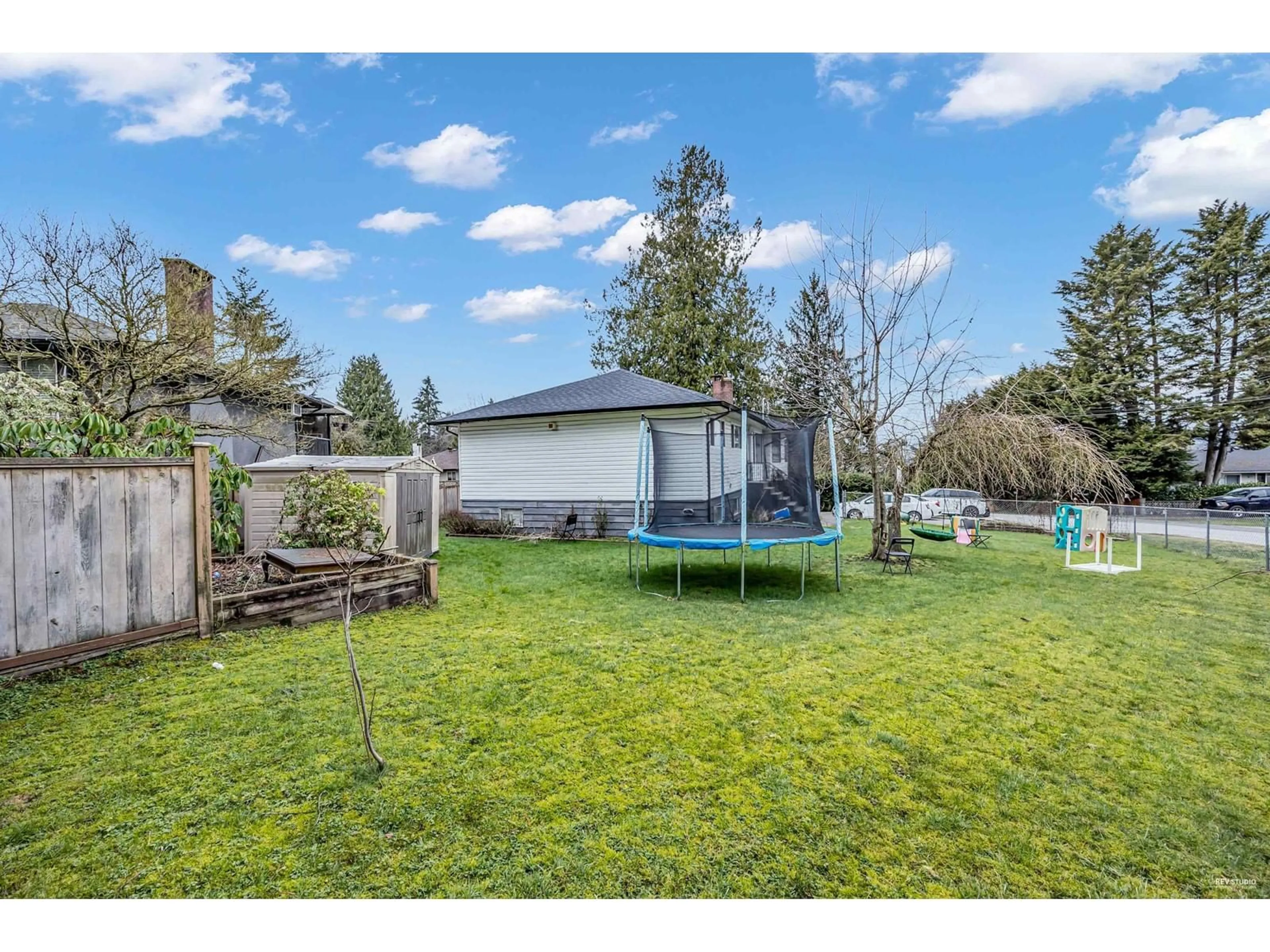 A pic from outside/outdoor area/front of a property/back of a property/a pic from drone, water/lake/river/ocean view for 14920 KEW DRIVE, Surrey British Columbia V3R4Y2