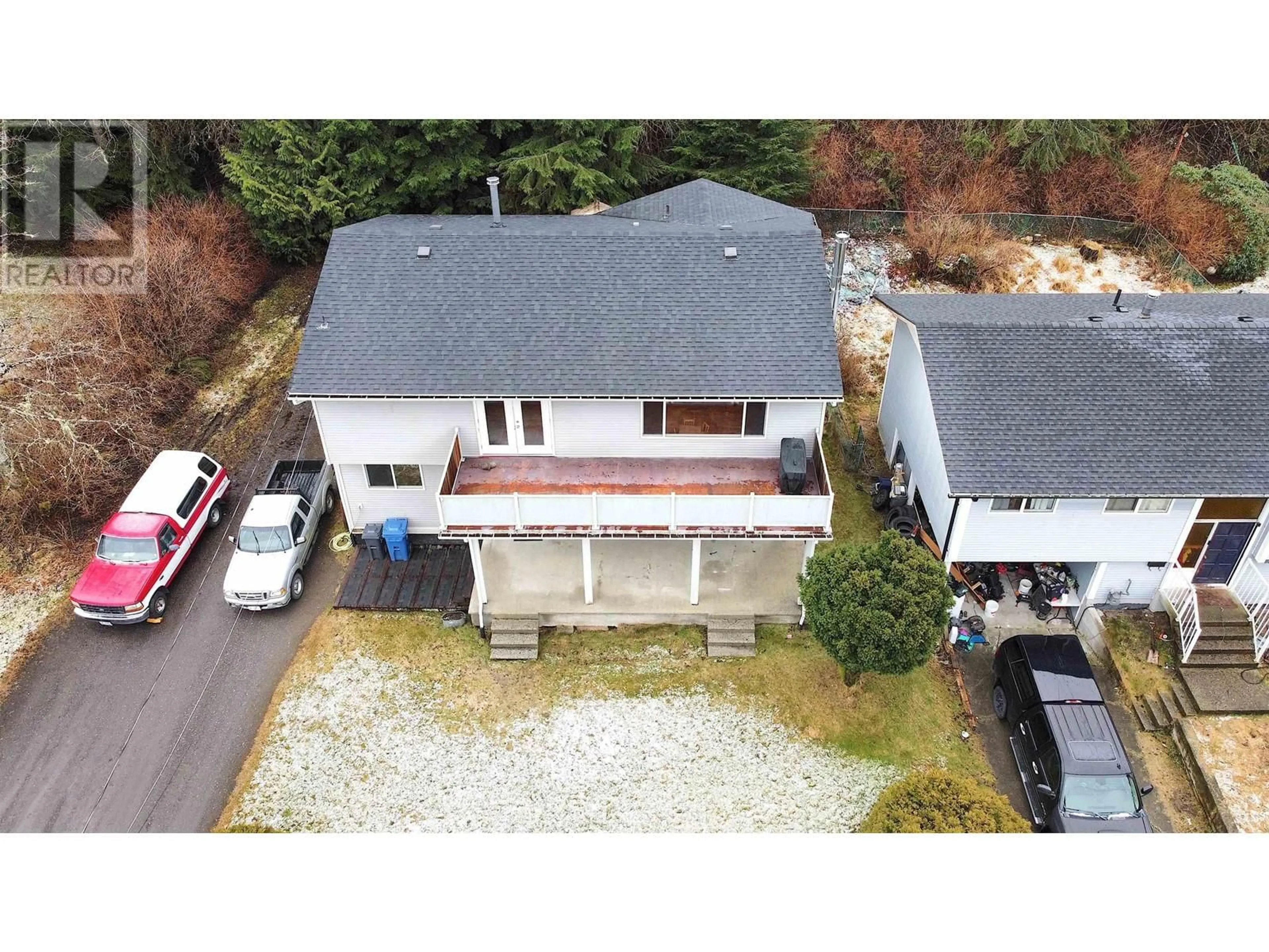 A pic from outside/outdoor area/front of a property/back of a property/a pic from drone, street for 1020 E 10TH AVENUE, Prince Rupert British Columbia V8J2T5