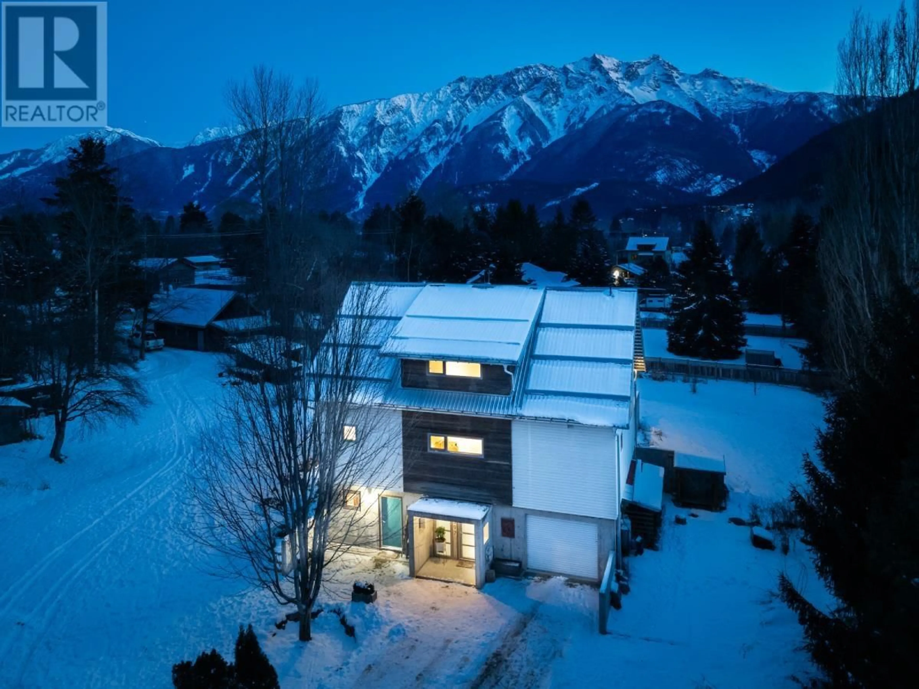 Patio, mountain view for 7597 PEMBERTON MEADOWS ROAD, Pemberton British Columbia V0N2L0