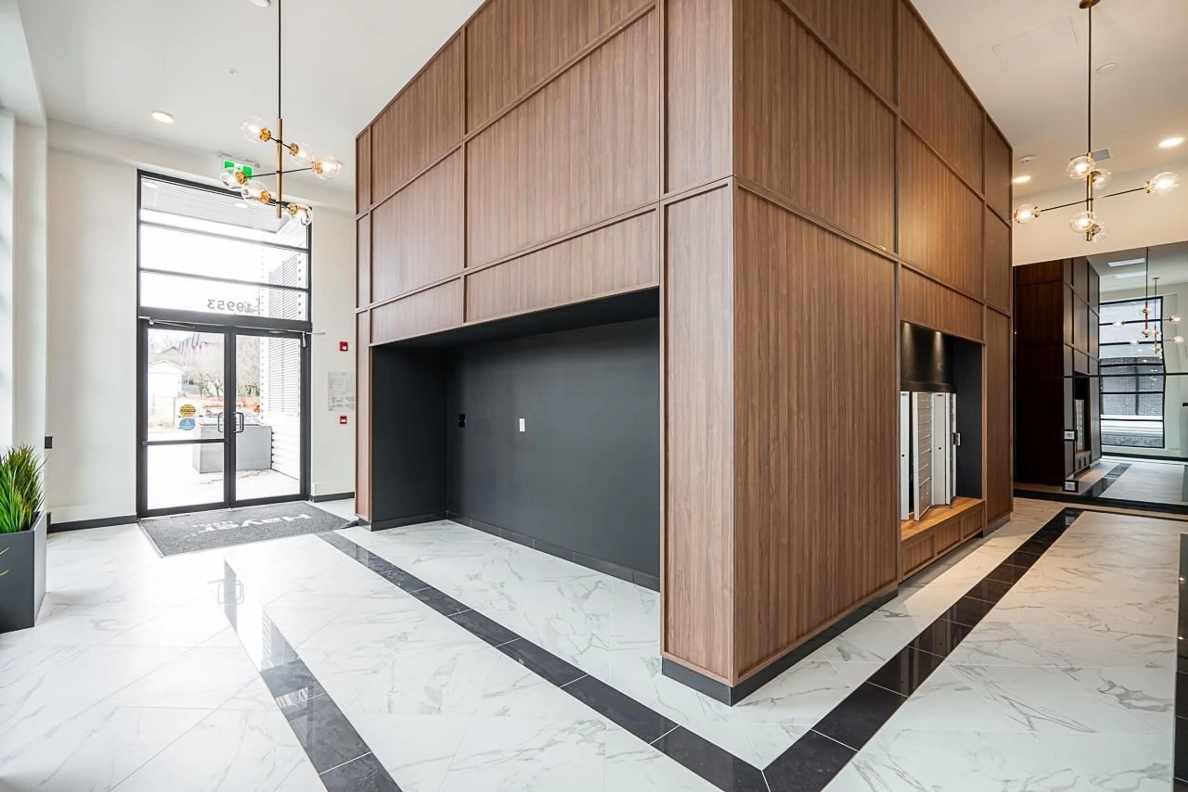 Indoor foyer for 405 - 19953 76, Langley British Columbia V2Y1S2