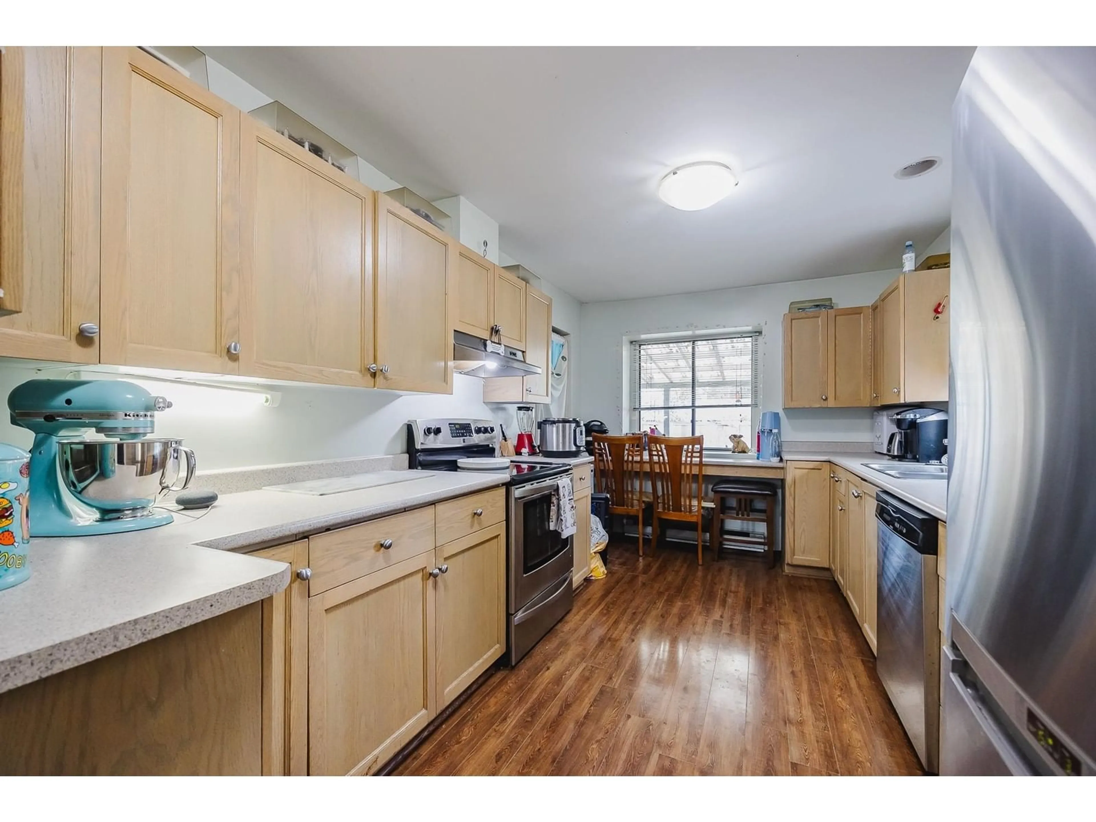 Standard kitchen, unknown for 5345 199, Langley British Columbia V3A6T8