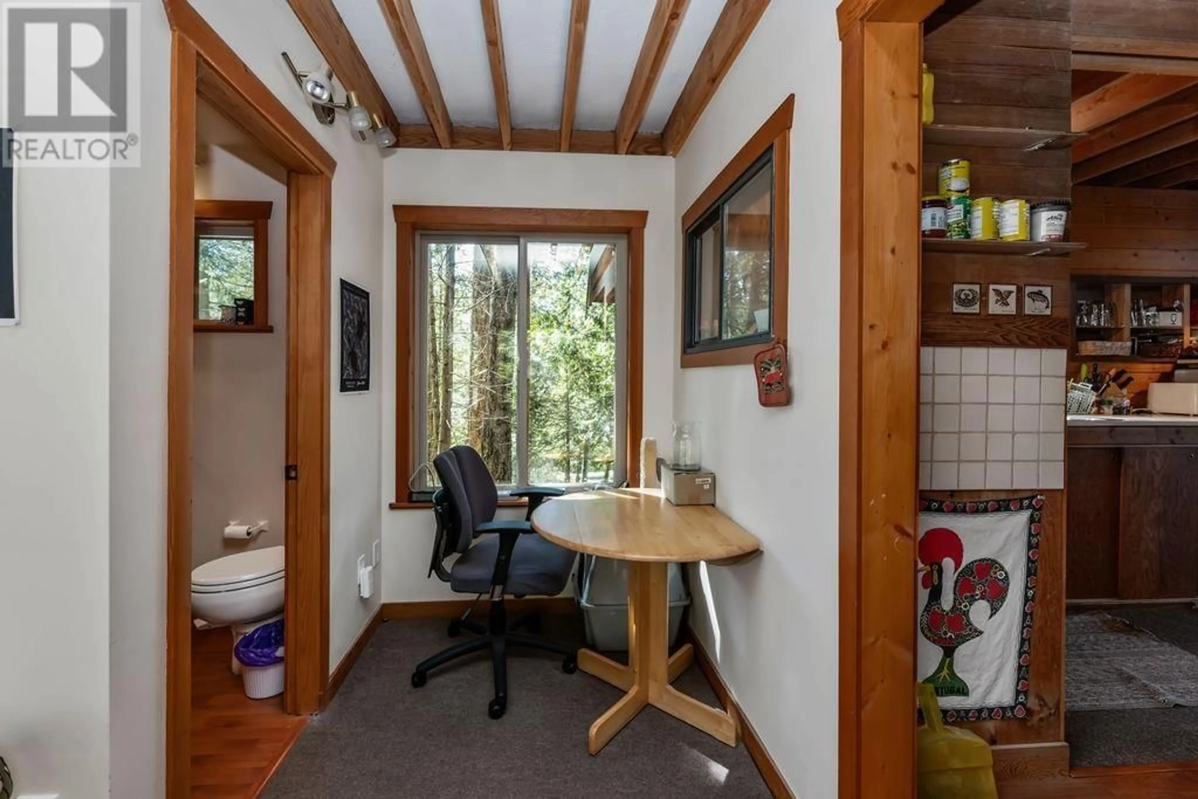 Indoor foyer for 5989 GLEN PLACE, Pender Harbour British Columbia V0N2H1