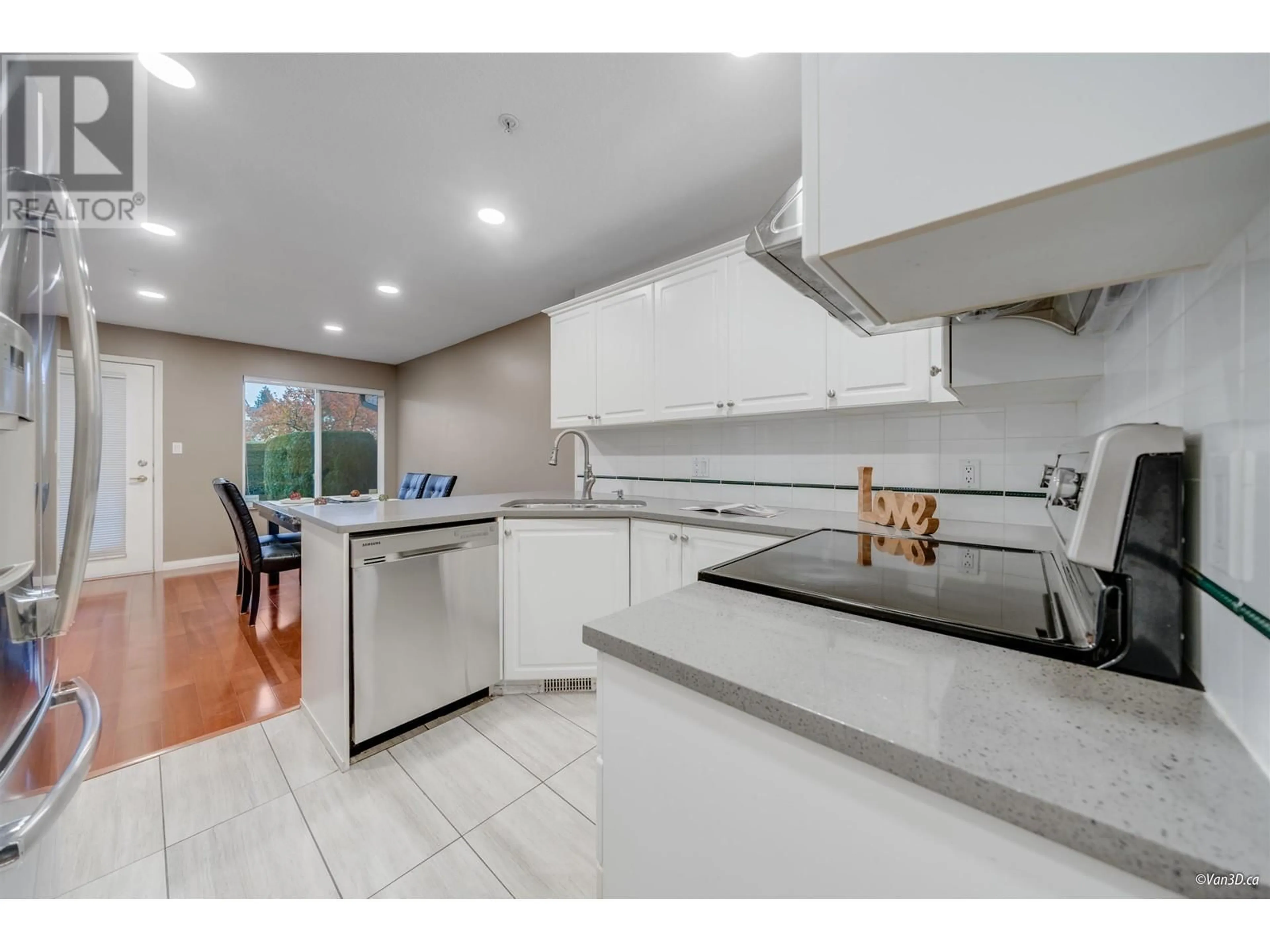 Open concept kitchen, ceramic/tile floor for 51 1370 RIVERWOOD GATE, Port Coquitlam British Columbia V3B7V7