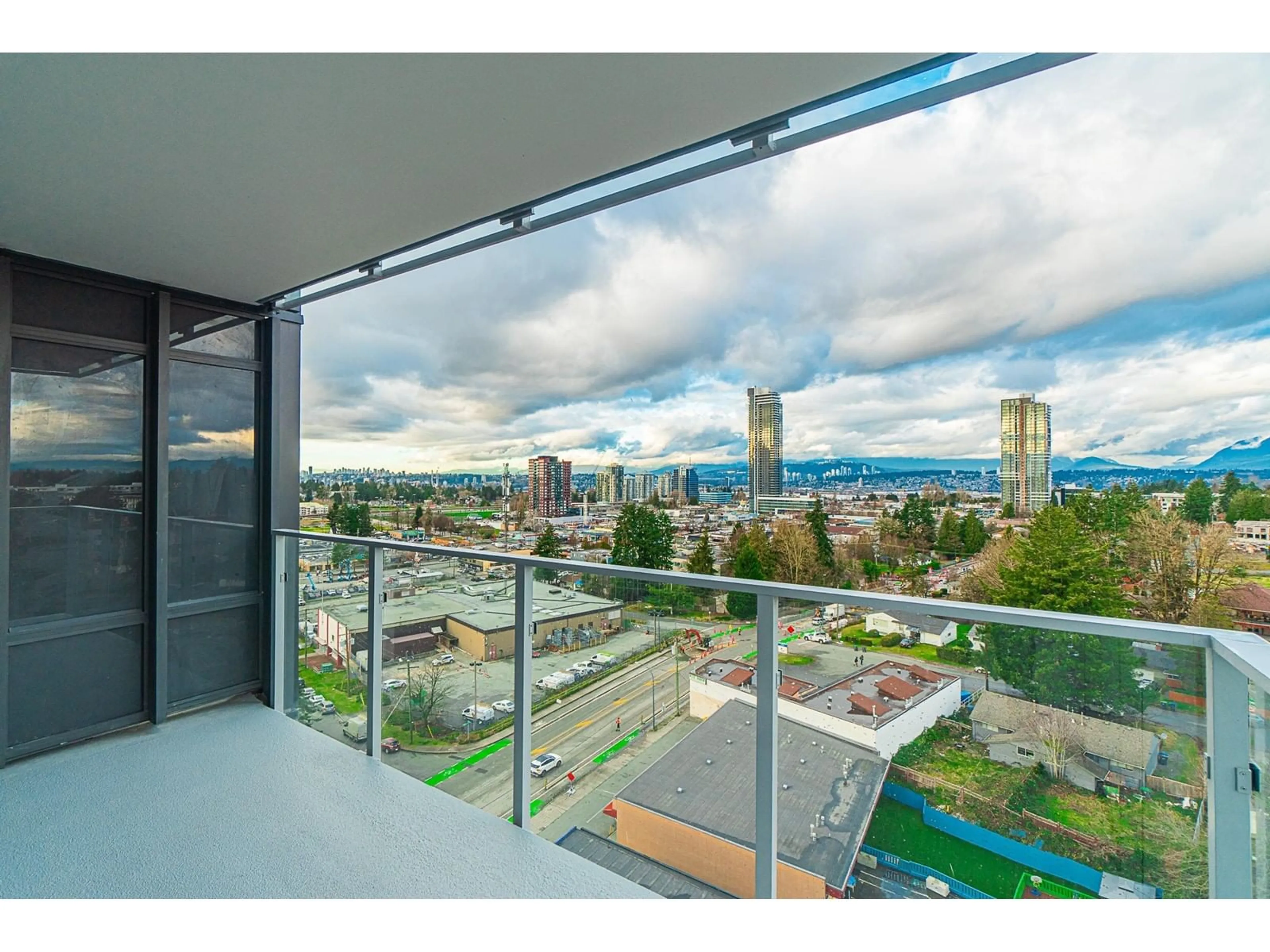 Unknown for 1308 - 10428 WHALLEY, Surrey British Columbia V3T1W6