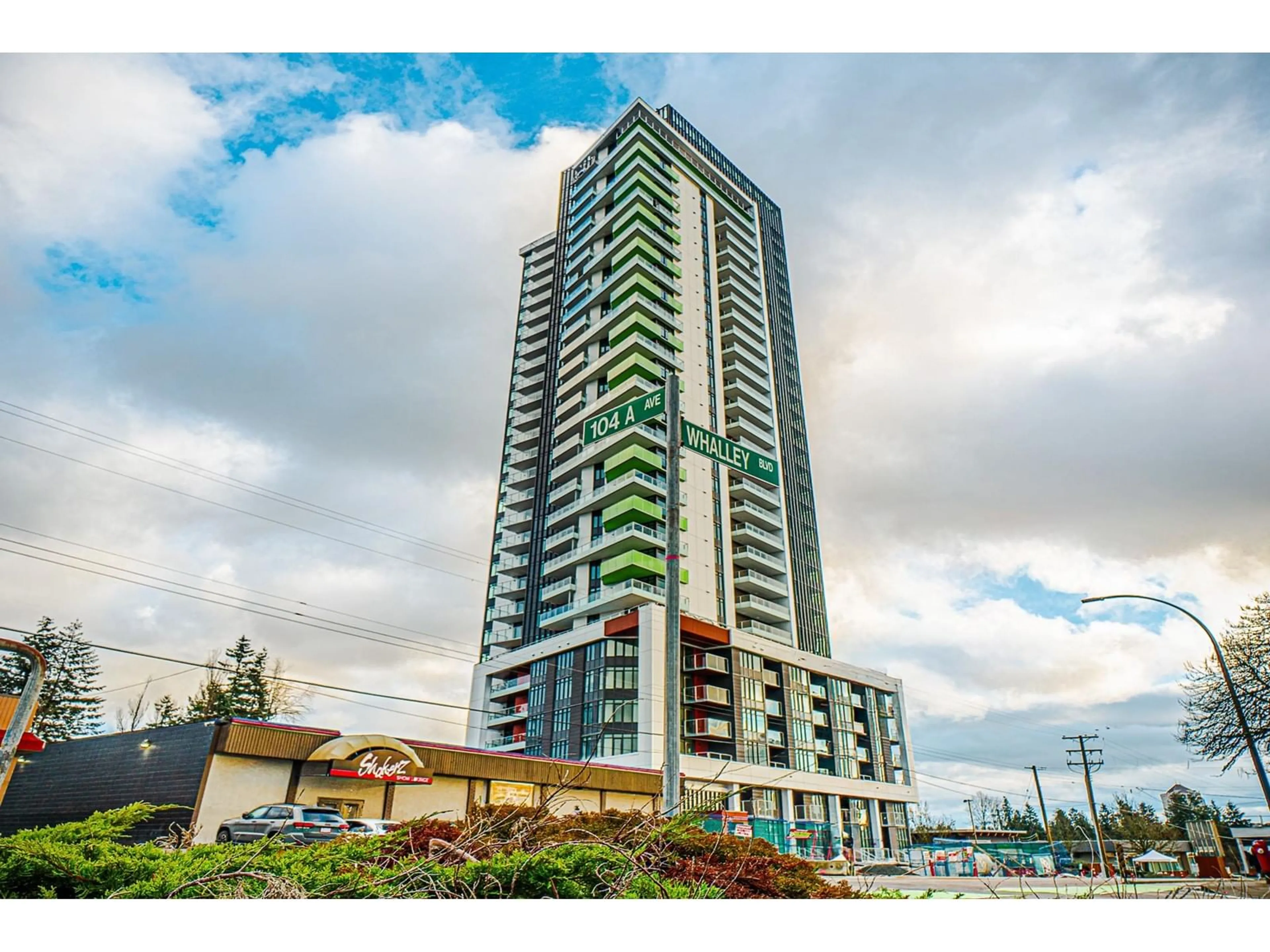 Indoor foyer for 1308 - 10428 WHALLEY, Surrey British Columbia V3T1W6