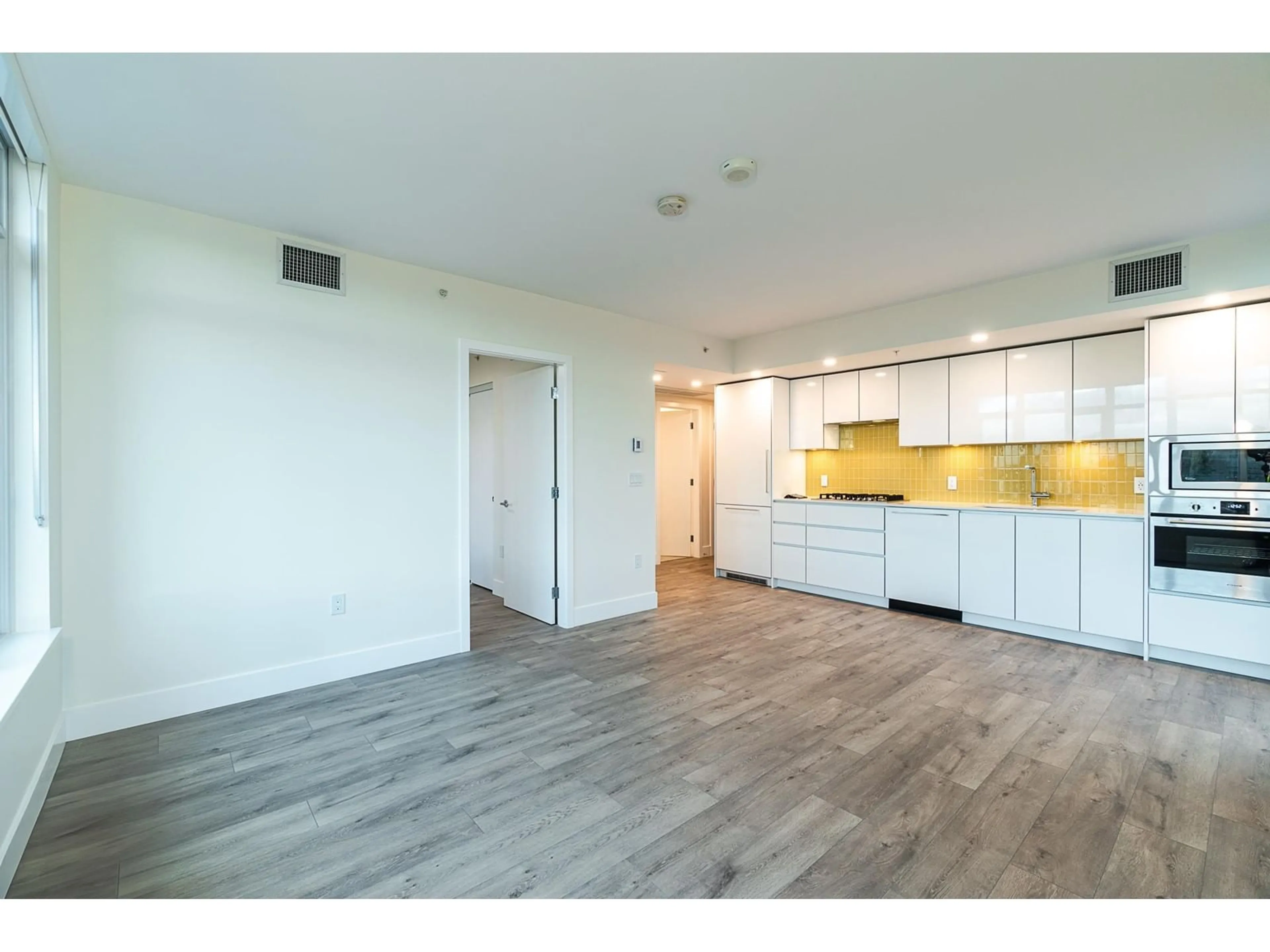 A pic of a room for 1308 - 10428 WHALLEY, Surrey British Columbia V3T1W6