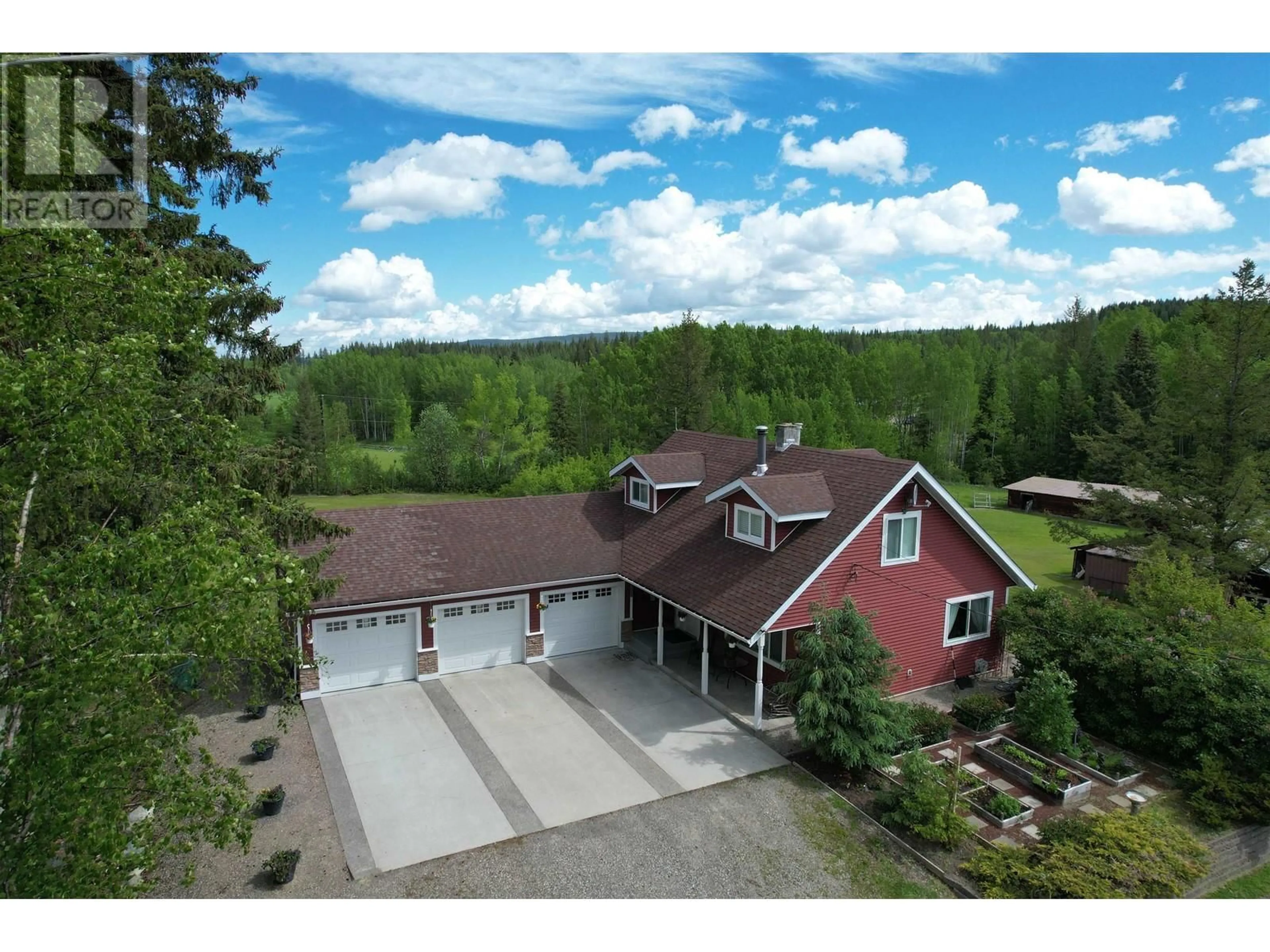 A pic from outside/outdoor area/front of a property/back of a property/a pic from drone, unknown for 3467 DALE LAKE ROAD, Quesnel British Columbia V2J6E9