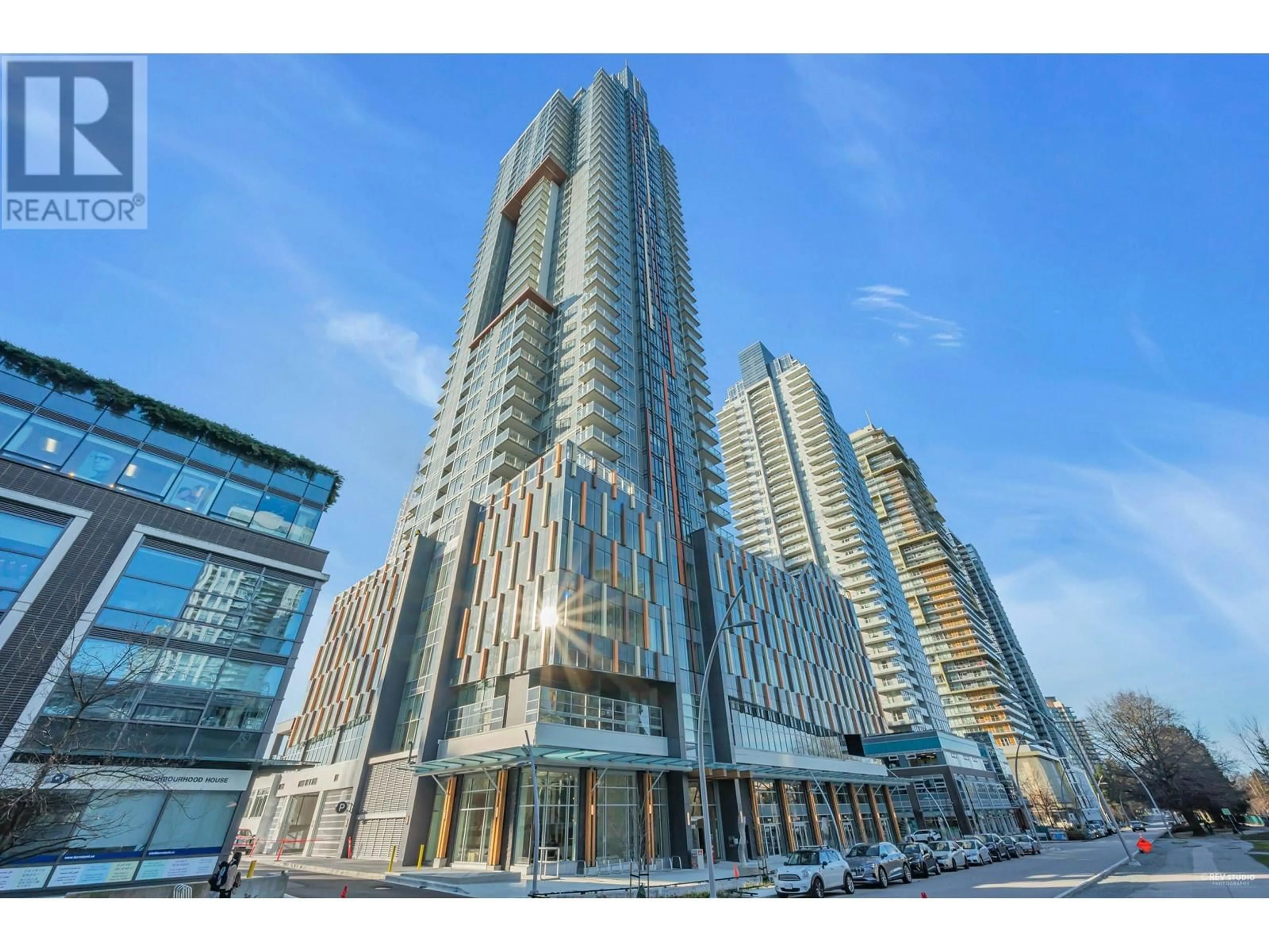 Indoor foyer for 3504 - 4458 BERESFORD STREET, Burnaby British Columbia V5H0J1