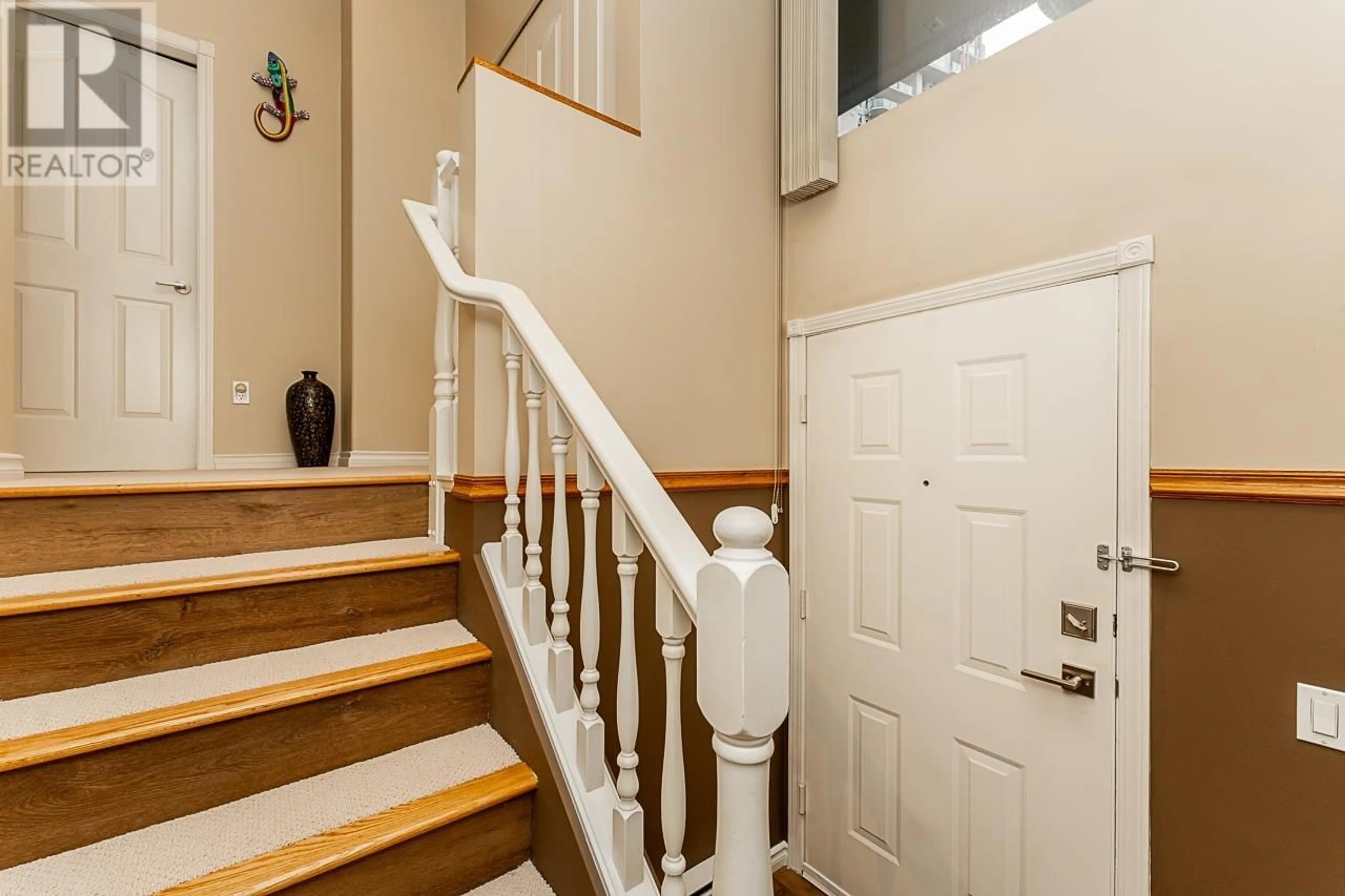 Unknown for 206 - 3 RENAISSANCE SQUARE, New Westminster British Columbia V3M6K4