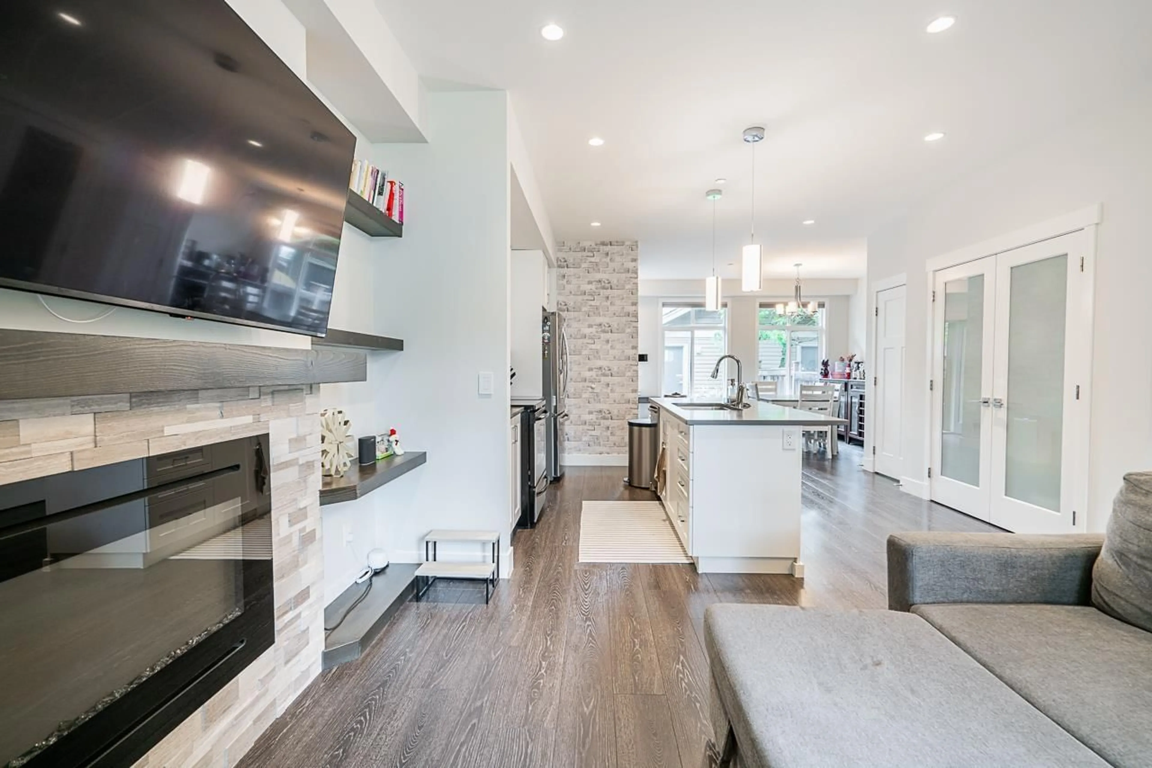 Open concept kitchen, unknown for 20416 84 AVENUE, Langley British Columbia V2Y0R6