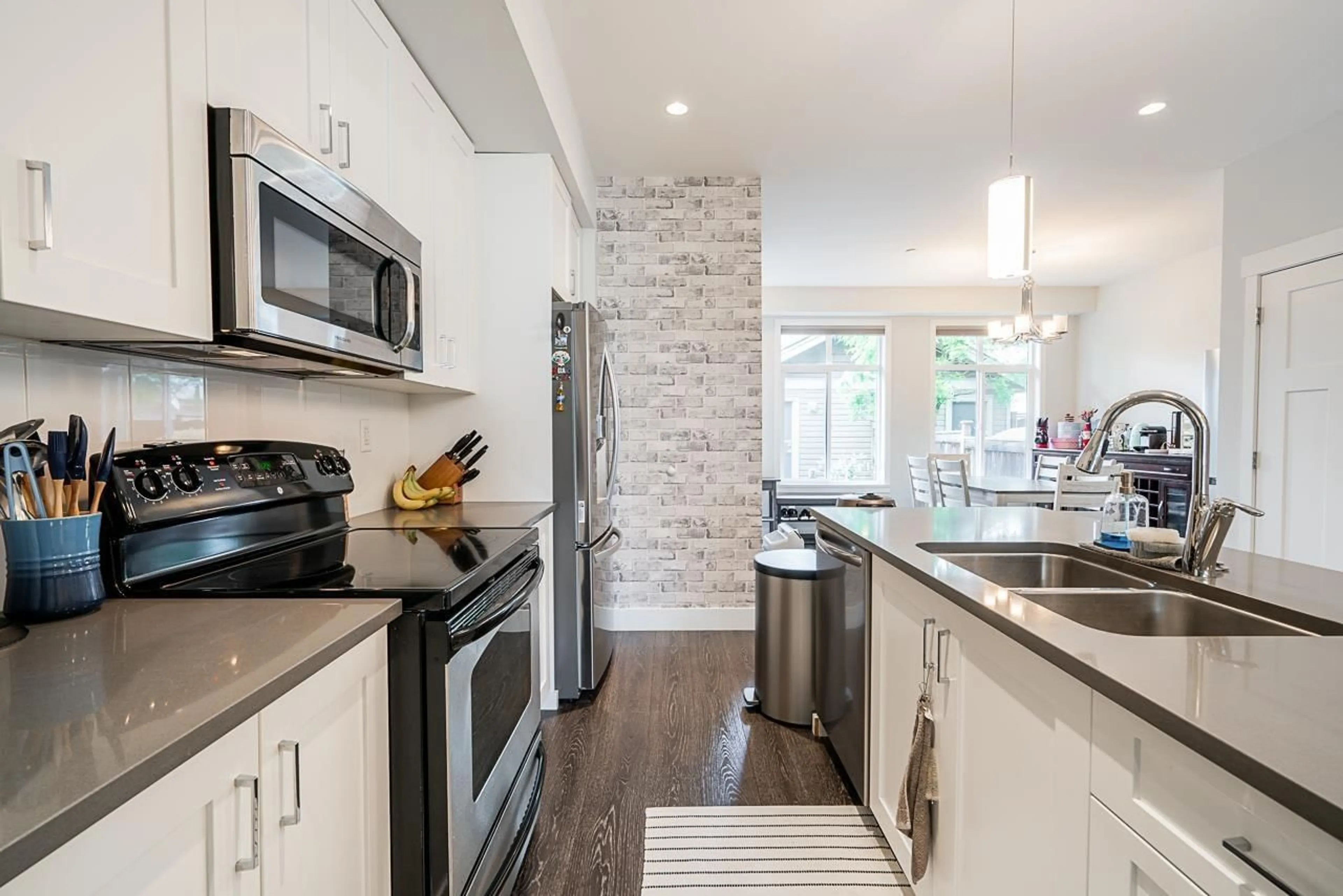 Open concept kitchen, ceramic/tile floor for 20416 84 AVENUE, Langley British Columbia V2Y0R6