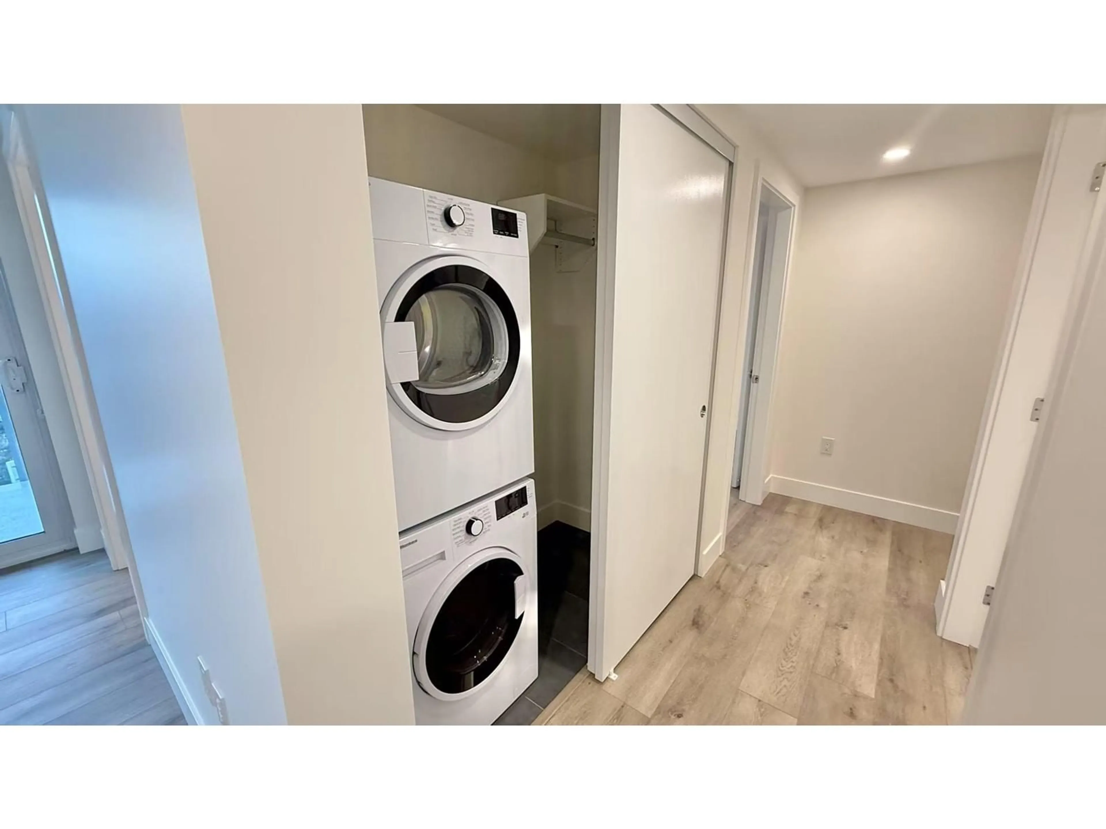 Laundry room for 1401 10428 WHALLEY BOULEVARD, Surrey British Columbia V3T1W6