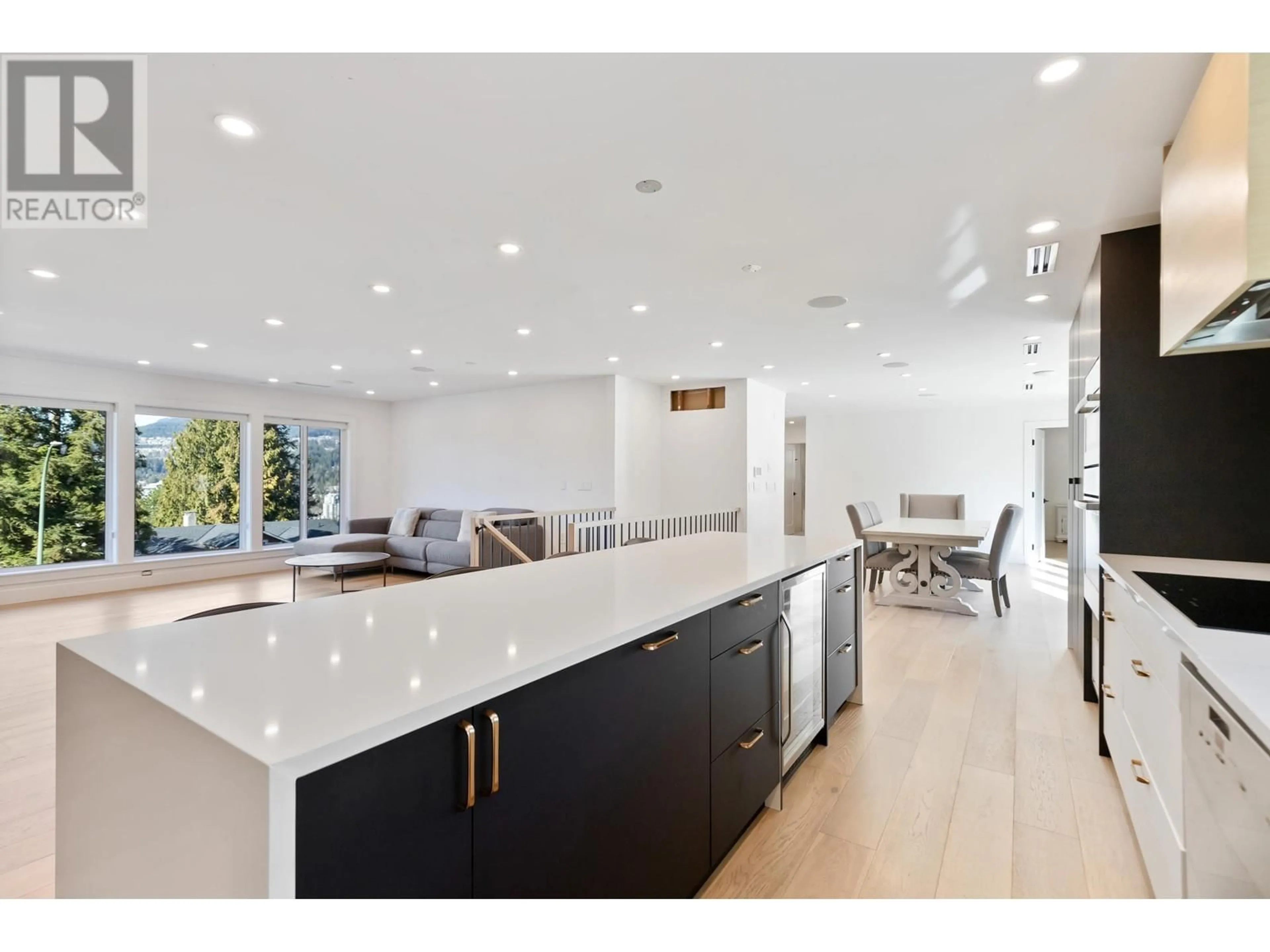 Open concept kitchen, unknown for 2314 ONEIDA DRIVE, Coquitlam British Columbia V3J7A8