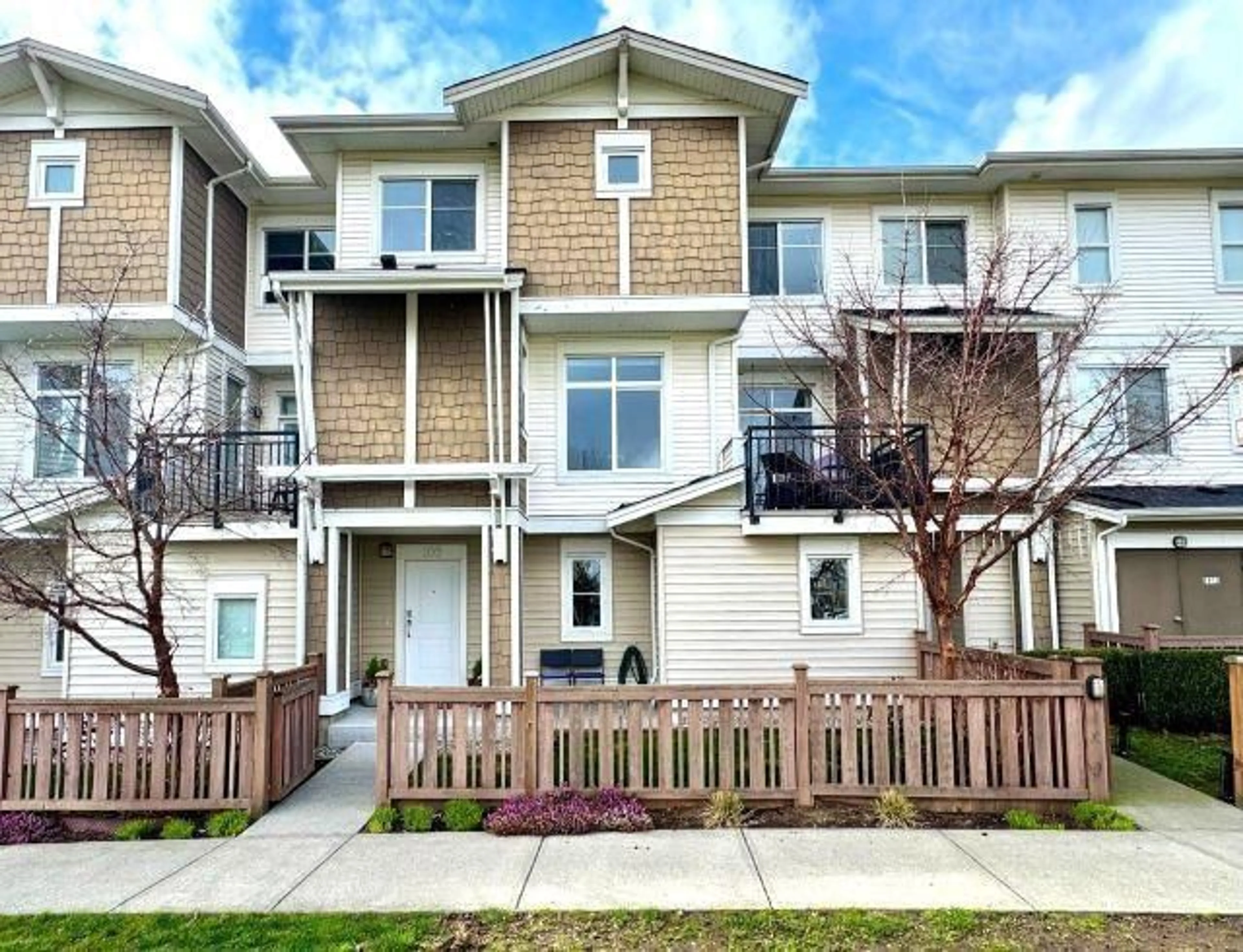 Home with vinyl exterior material, street for 103 - 19433 68, Surrey British Columbia V4N6M8