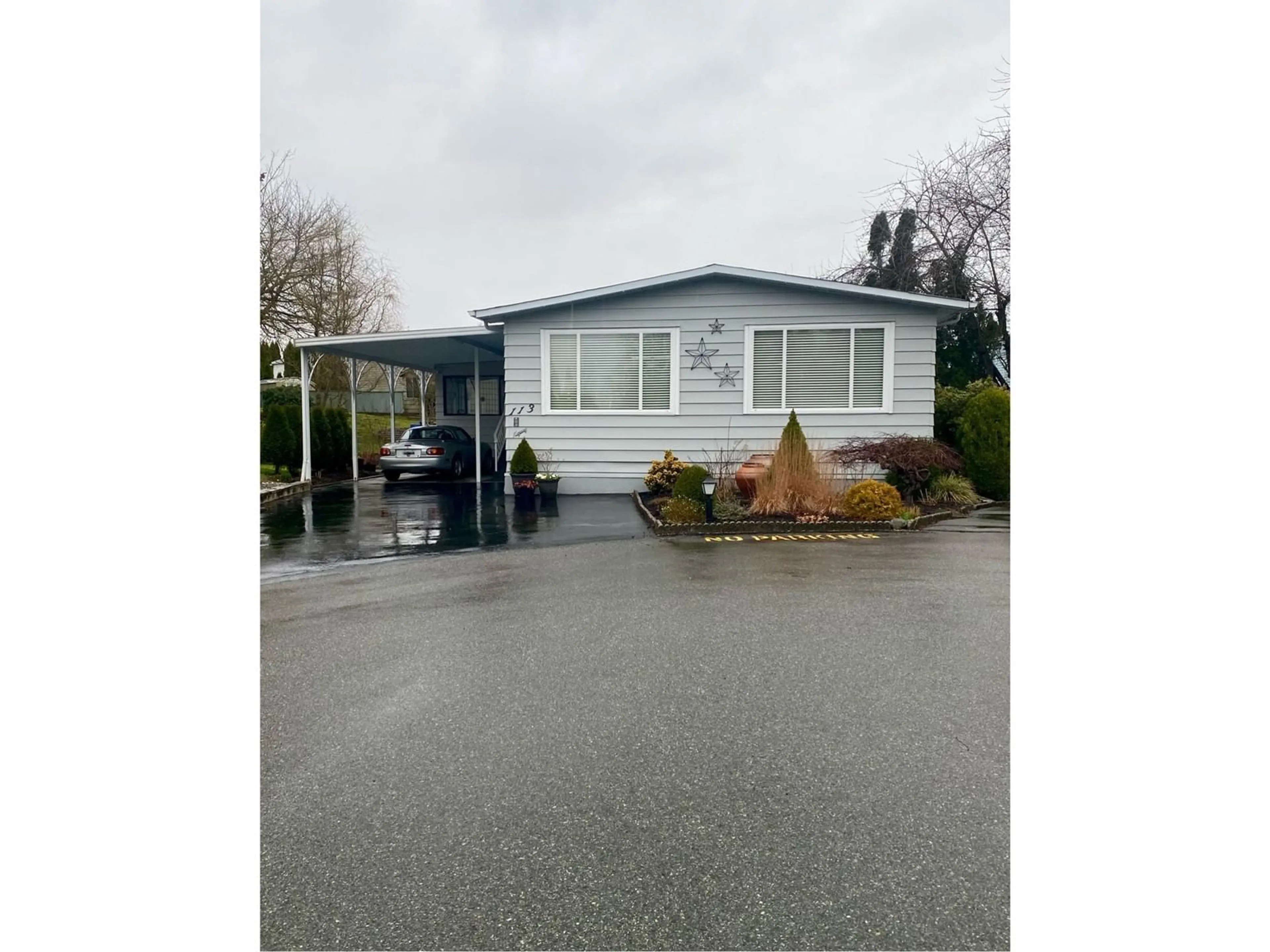 A pic from outside/outdoor area/front of a property/back of a property/a pic from drone, street for 113 15875 20 AVENUE, Surrey British Columbia V4A2B1