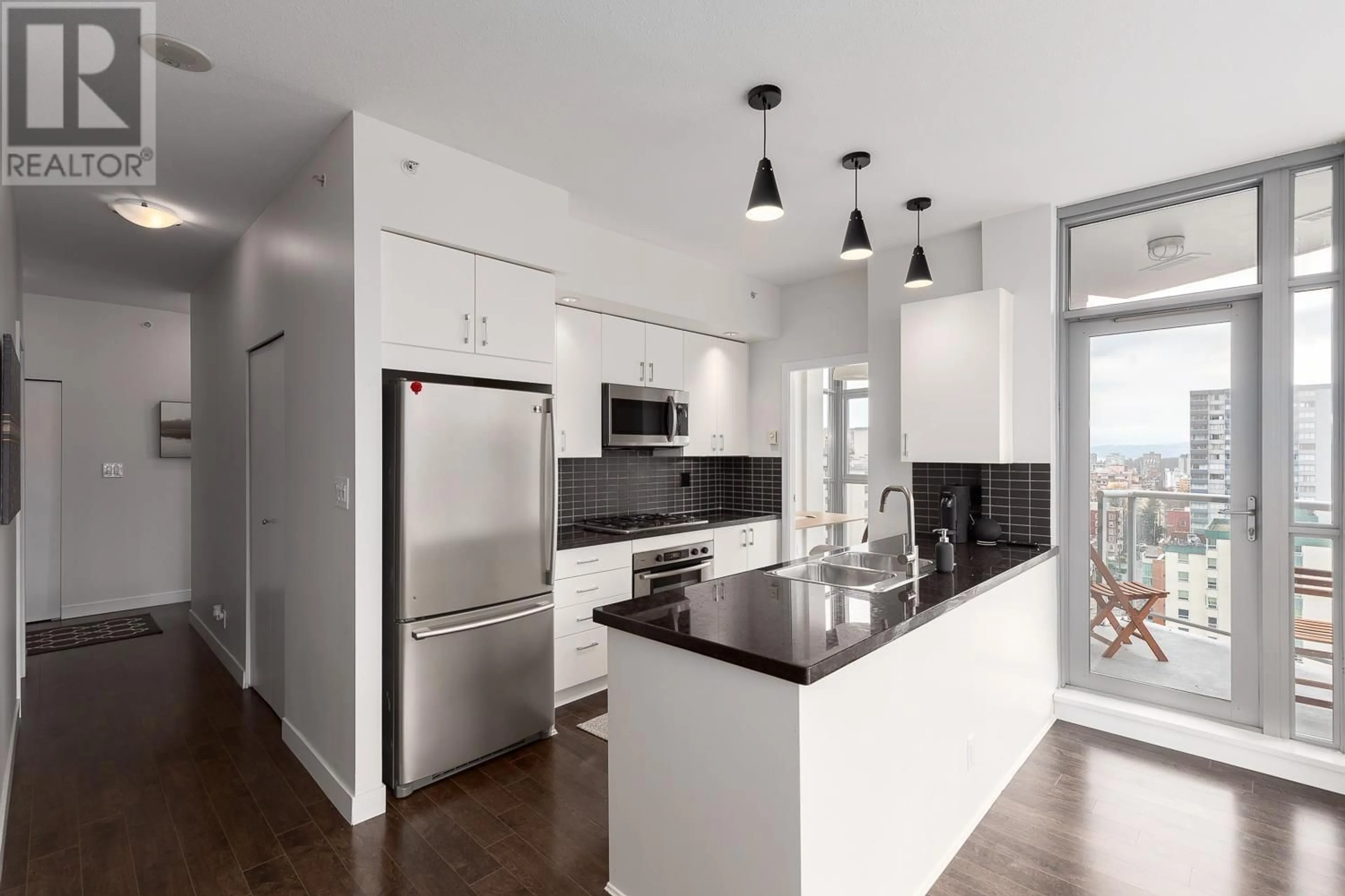 Contemporary kitchen, unknown for 1602 1050 SMITHE STREET, Vancouver British Columbia V6E4T4