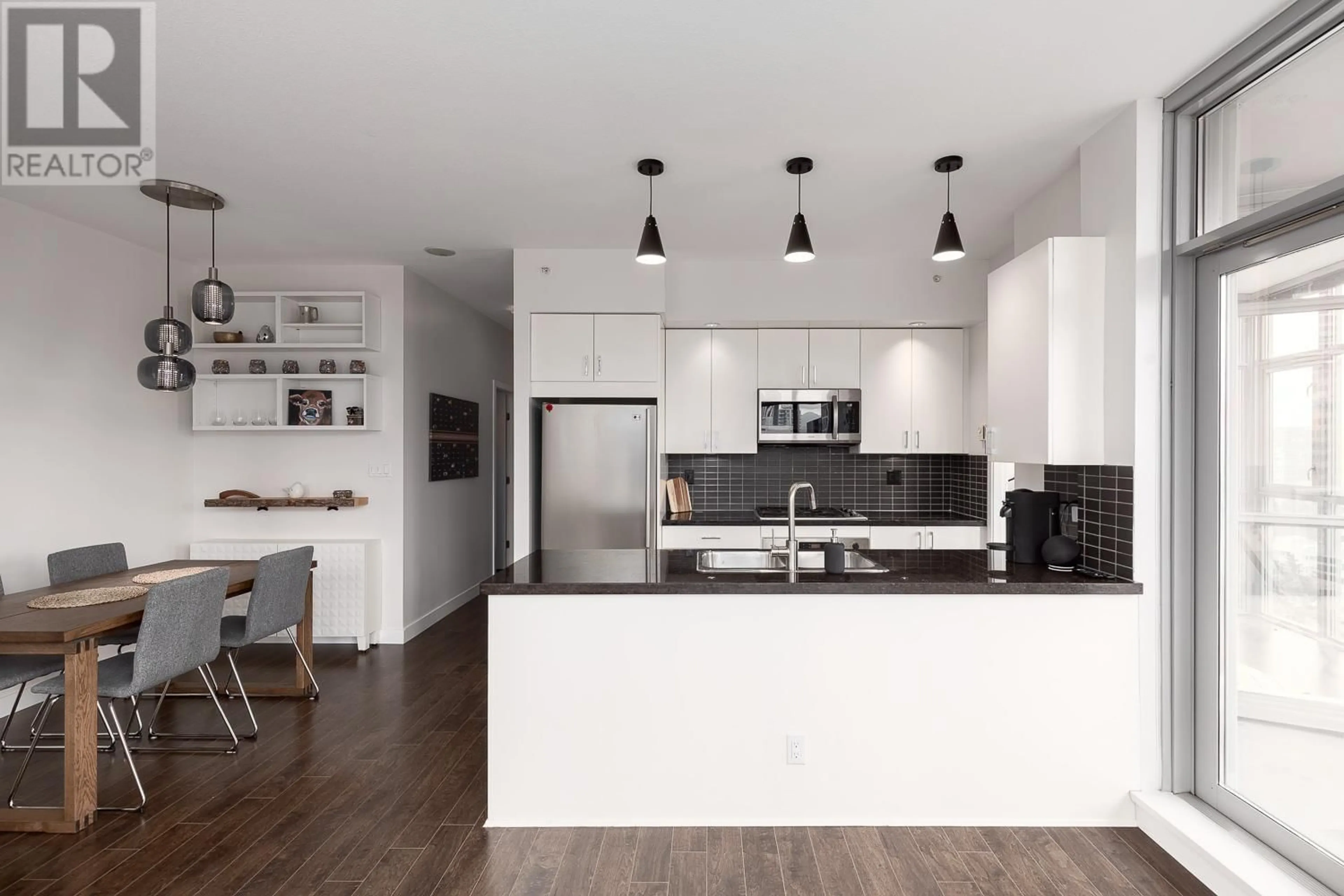 Open concept kitchen, unknown for 1602 1050 SMITHE STREET, Vancouver British Columbia V6E4T4