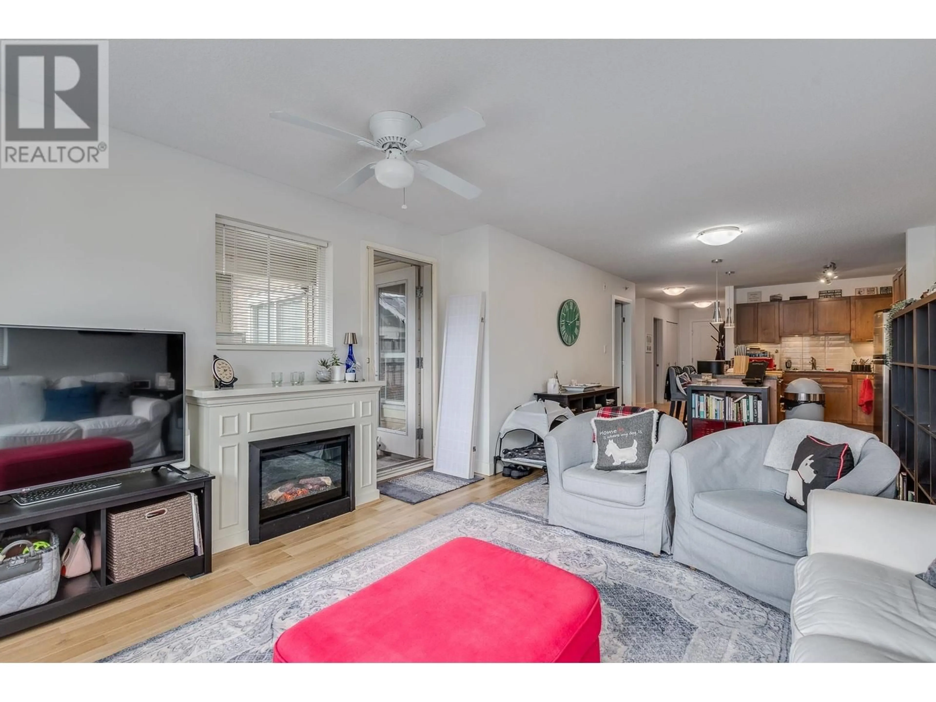 Living room with furniture, unknown for 407 - 19673 MEADOW GARDENS WAY, Pitt Meadows British Columbia V3Y0A1