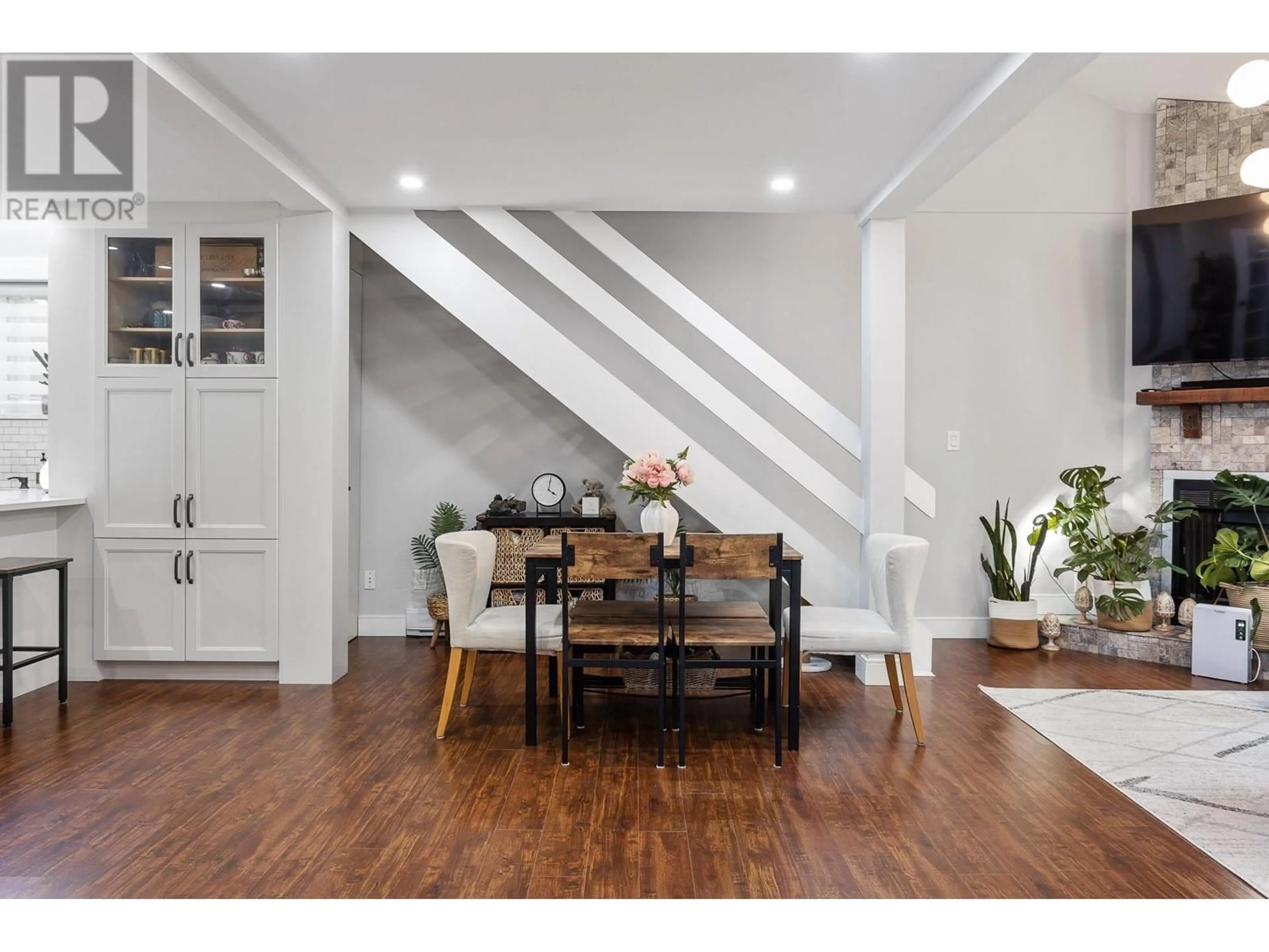 Dining room, wood/laminate floor for 15 7540 ABERCROMBIE DRIVE, Richmond British Columbia V6Y3J8