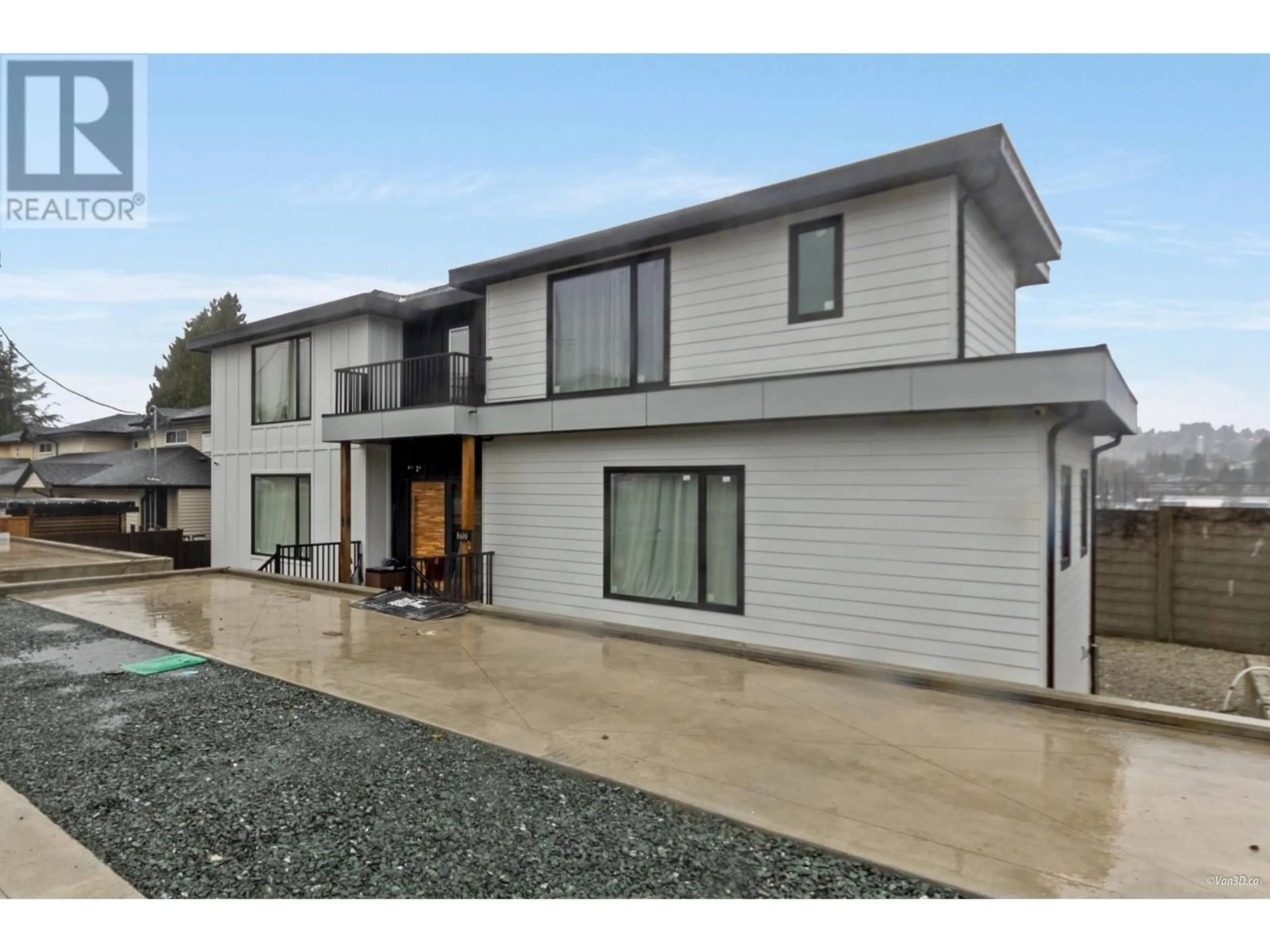 Home with vinyl exterior material, street for 5499 MANOR STREET, Burnaby British Columbia V5G1B6