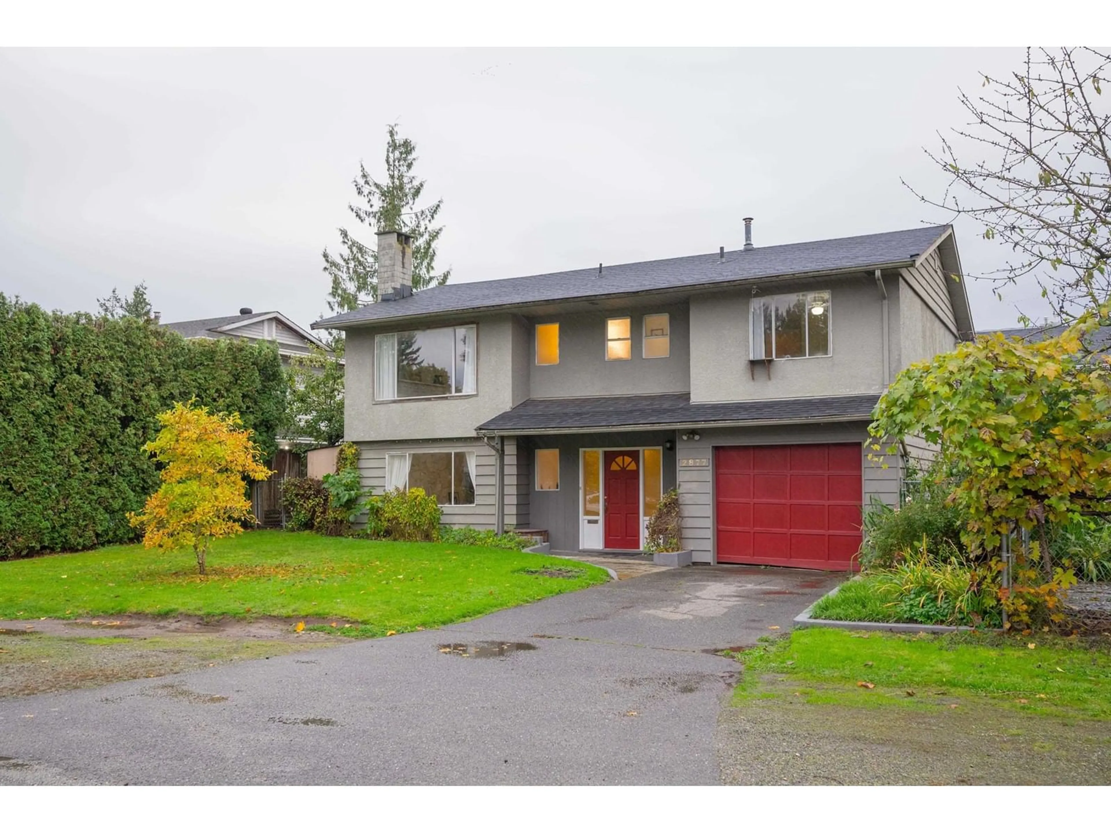 Home with vinyl exterior material, street for 2877 270B, Langley British Columbia V4W3A5