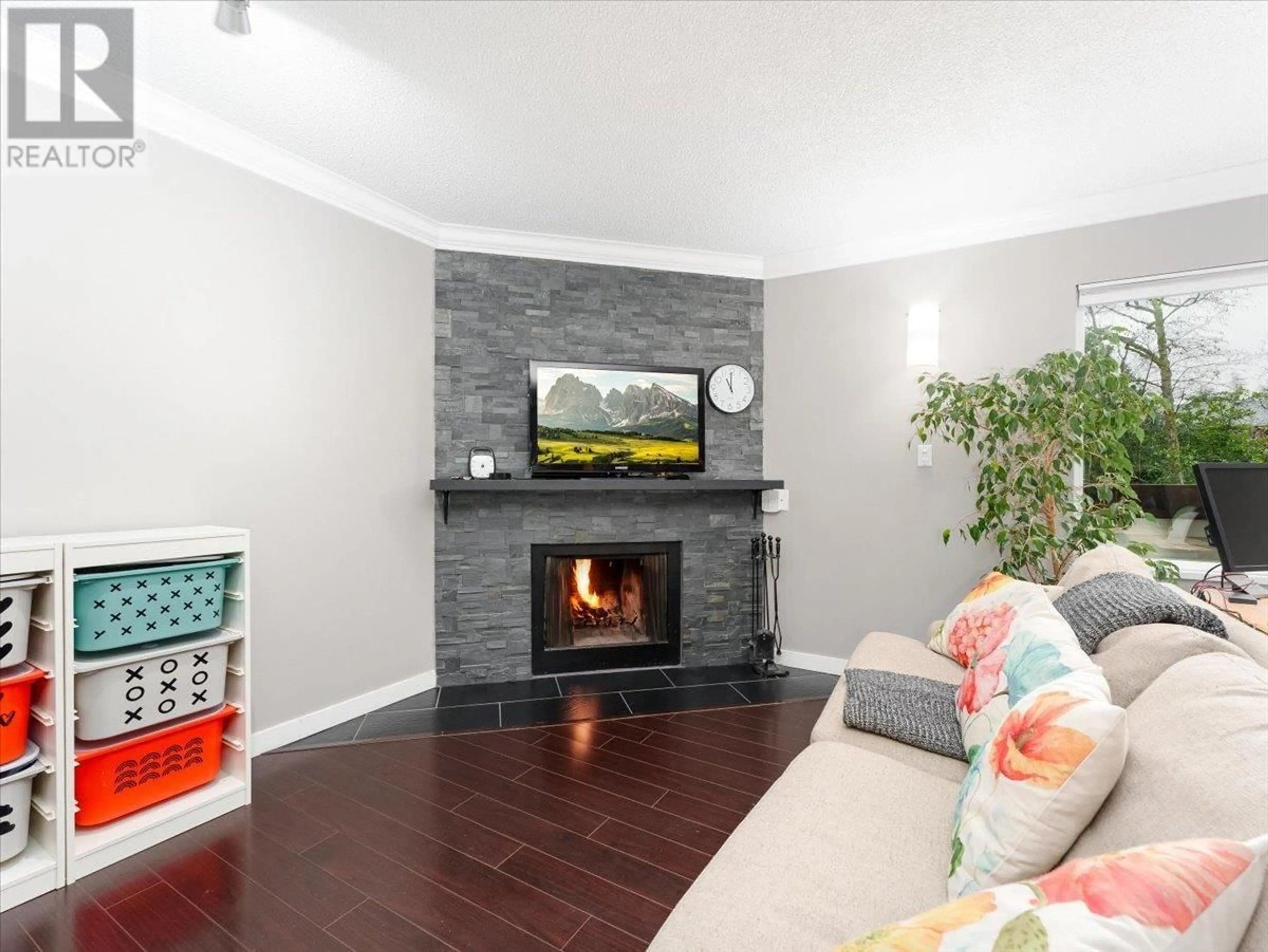 Living room with furniture, wood/laminate floor for 3426 COPELAND AVENUE, Vancouver British Columbia V5S4B6