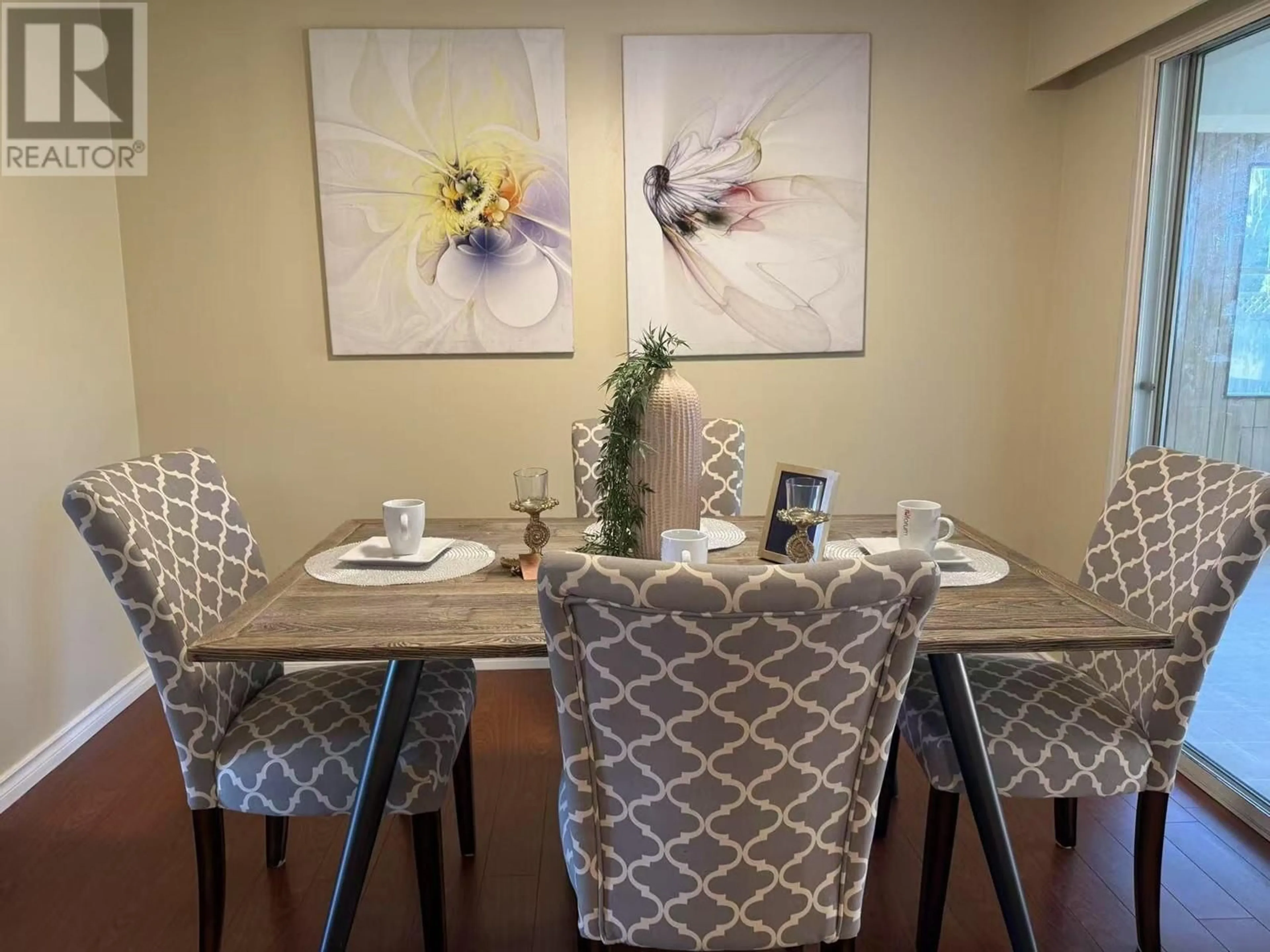 Dining room, wood/laminate floor for 22953 ROGERS AVENUE, Maple Ridge British Columbia V2X3Z8